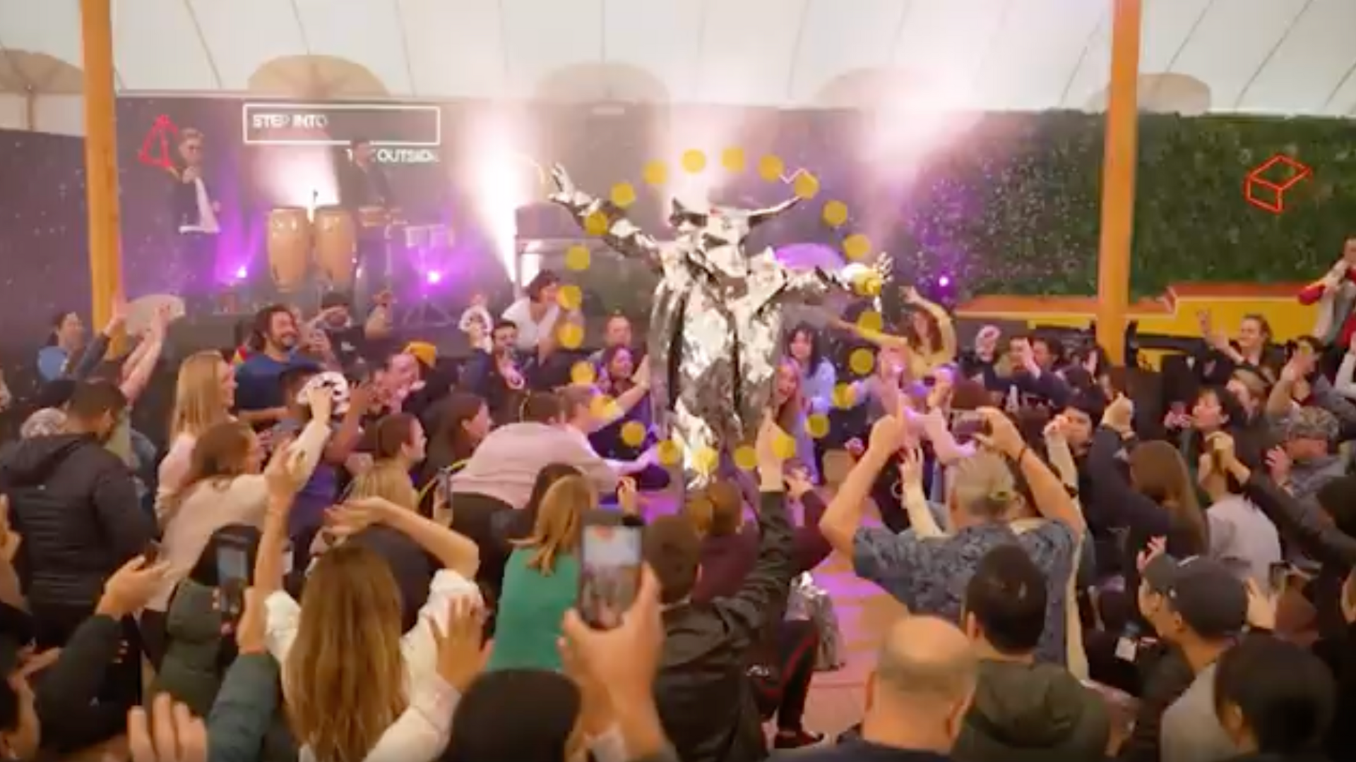 Cream Aesthetic Minimalist Vision Board Desktop Wallpaper (19).png