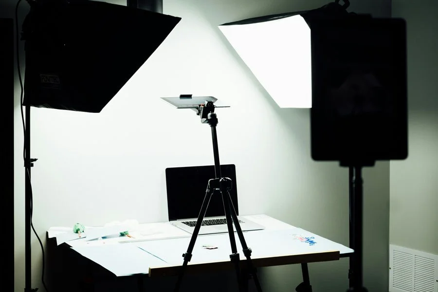 camera scanning with lights