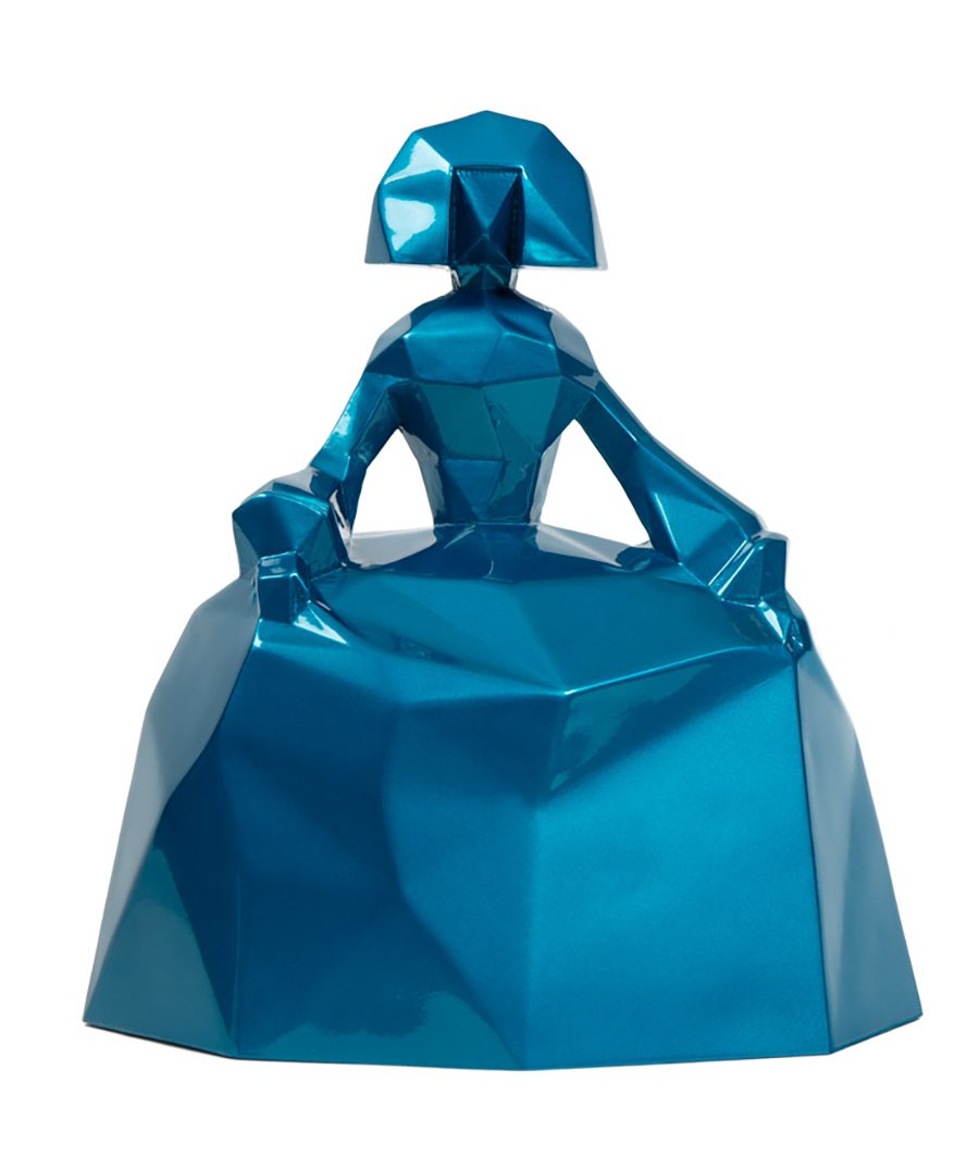 Menina Giomar 
32 cms. alto / 28 ancho / 20 profundo. Azul aguamarina metalizado - pintura bicapa con partículas metálicas y barniz alifático . material resina, 2.5 kg. Menina en 32 cms. - resina  
 Inquire 