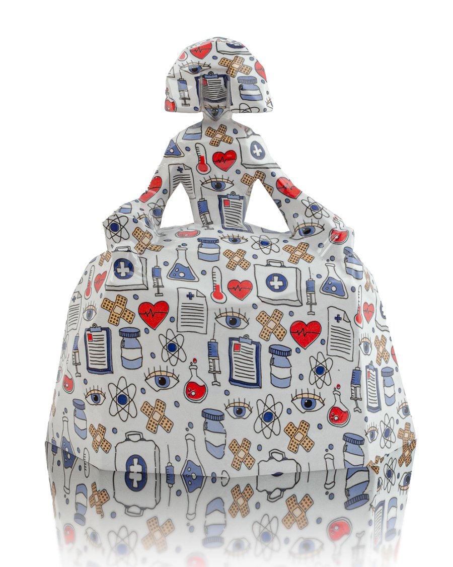 Menina Ma. Auxiliadora 
52 cms. / 45.5 cms. ancho / 32.5 cms. - motivos médicos - Poliedrica - Fibra de vidrio. P. 3.5 Kg Menina en 32 cms. - resina  
 Inquire 