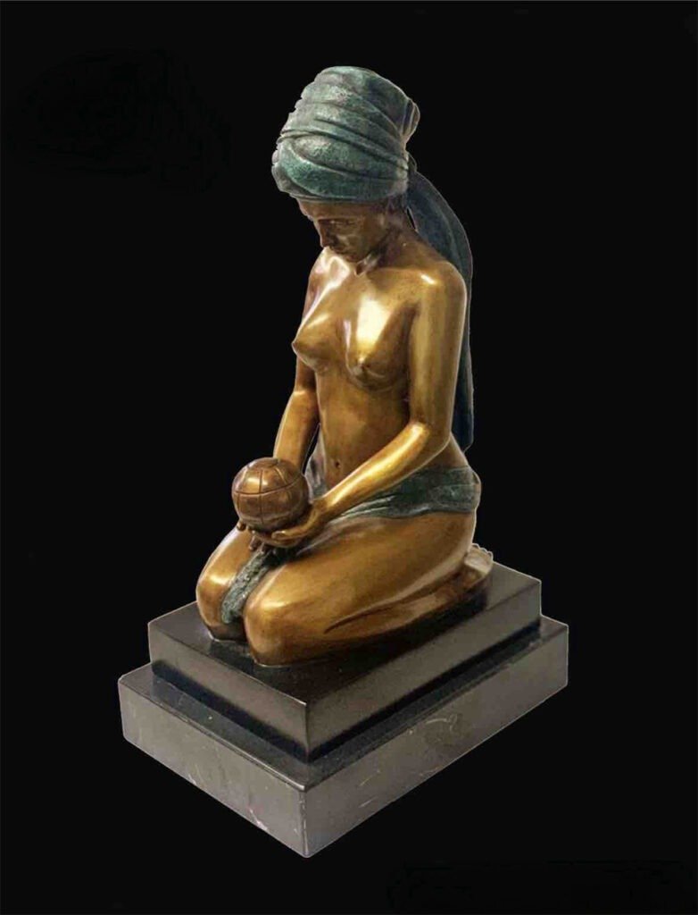 Esperanza 
48 x 20 x 29 cms - Bronce  
 Inquire 