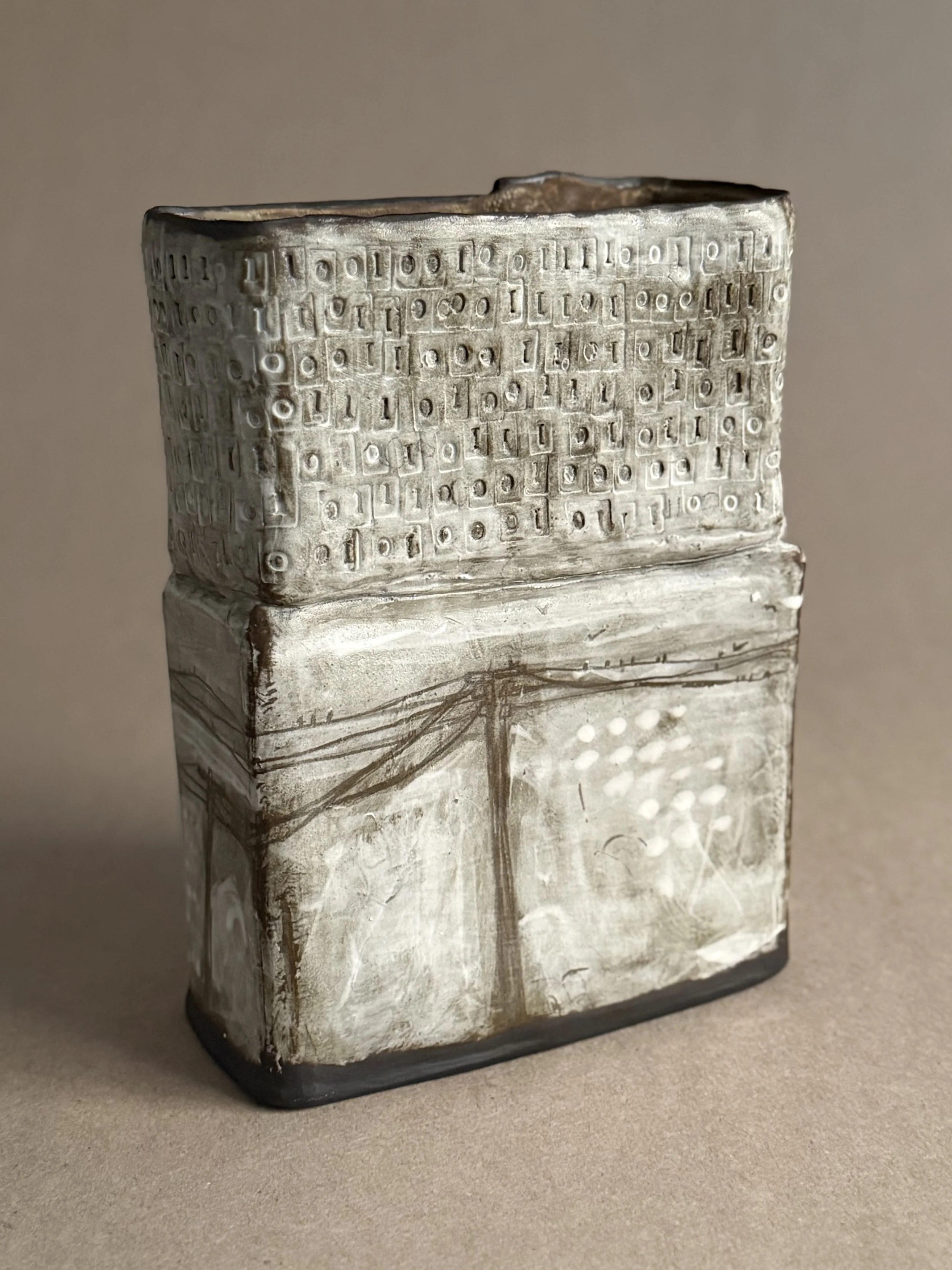 $190 - 8x6x3 inch vase