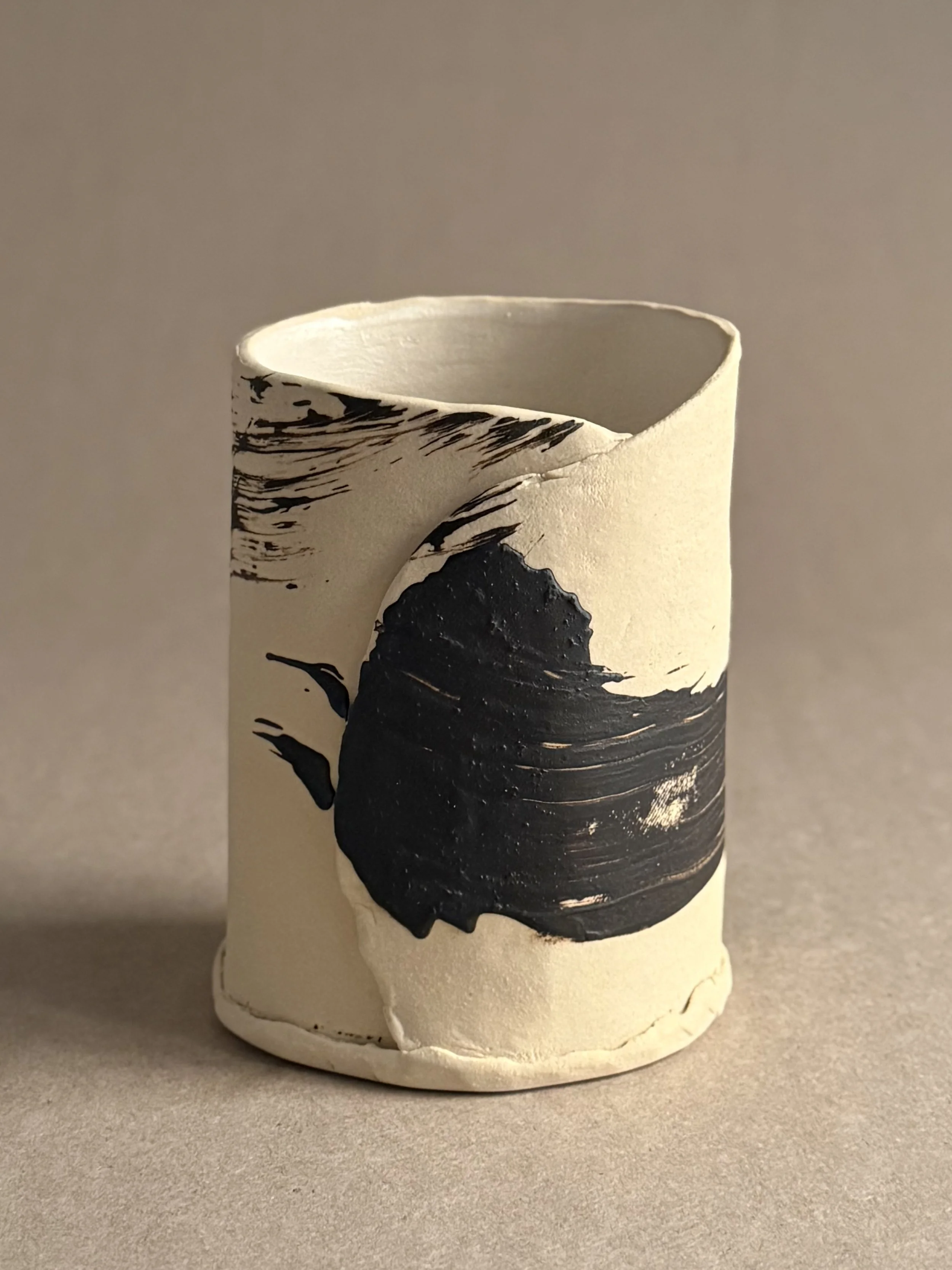 $105 - 5.5x4.5x3 inch vase