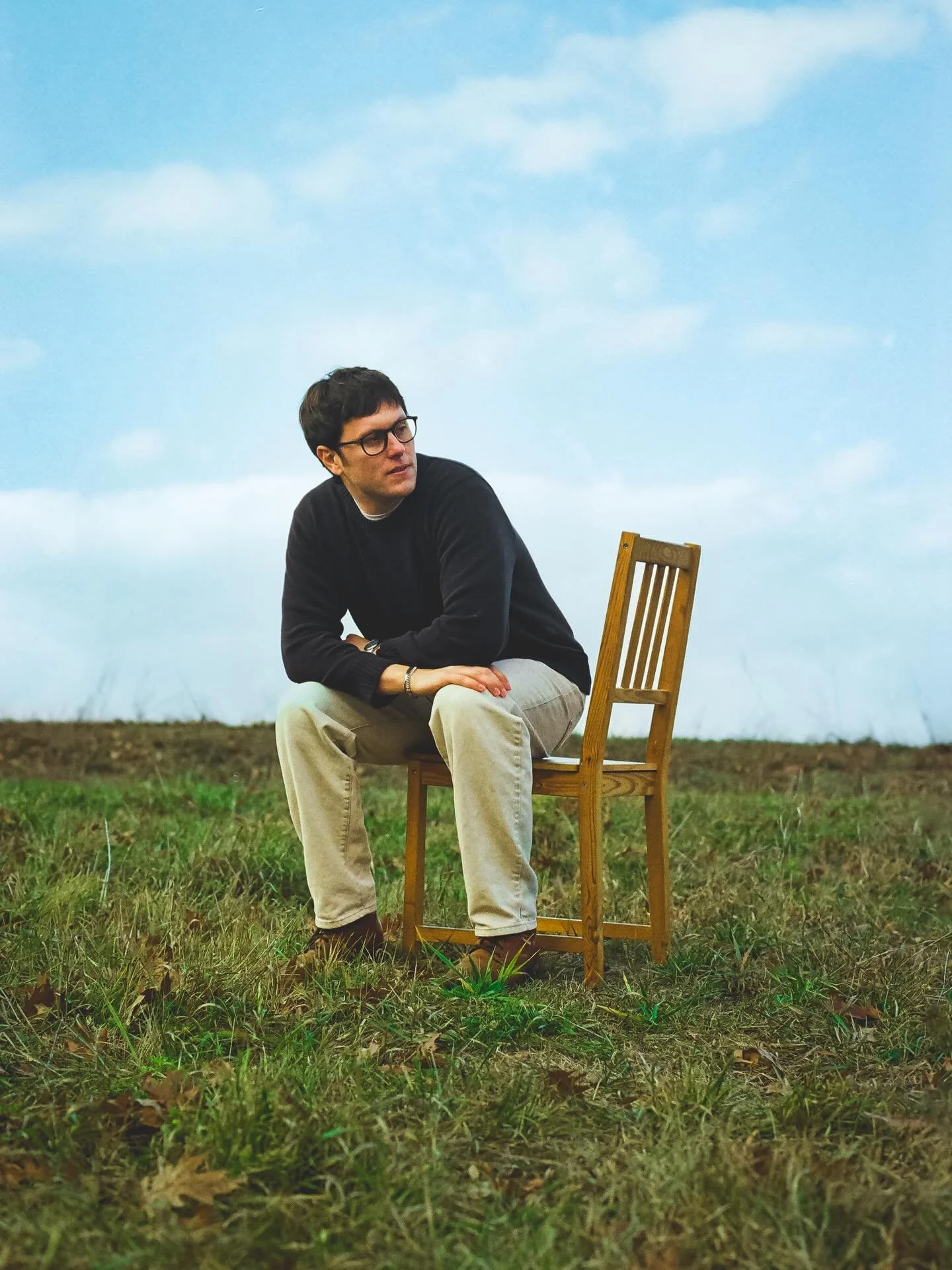 New song friday with @gracegardnermusic 

Show Tonight with @agsully.club and @malachi_elijah 

These artists are all kind and cute and i am humbled to share the space!!! 

📷: @nickcollingwoodvintage 
CD: @hallacreative