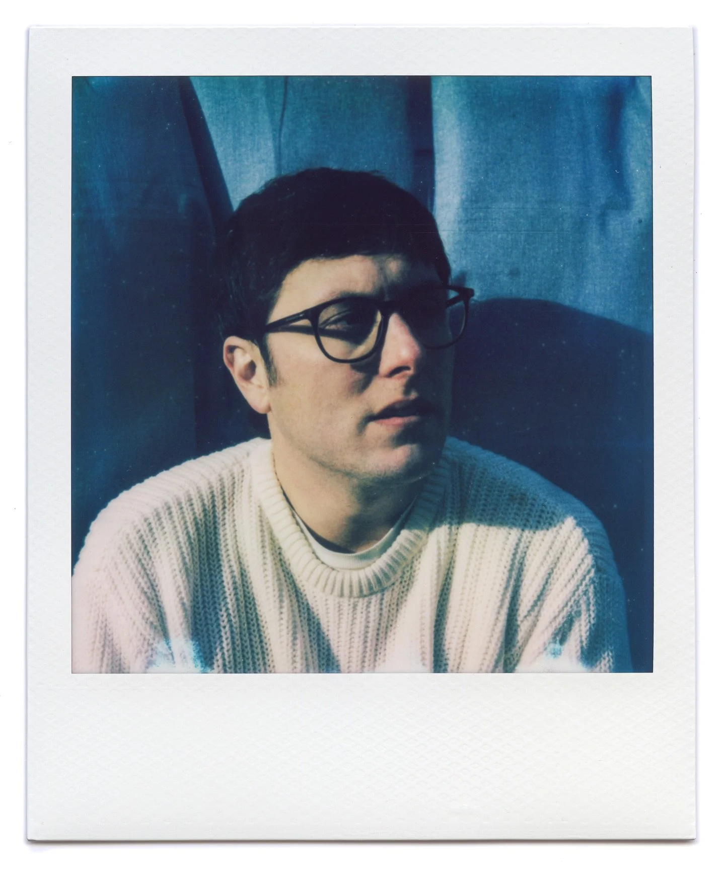 Arm's Length is out today - my first collaboration with a longtime inspiration of mine, @iamkinnship . His music has helped me through some tough times and I'm grateful to have his influence all over the track. 

This song was actually two songs, Fra