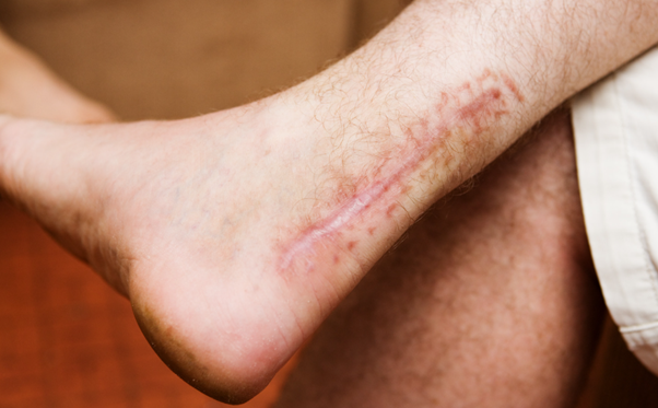 An abstract outline icon of a circle sliced into different proportions on the left and right sides, like a pizza.