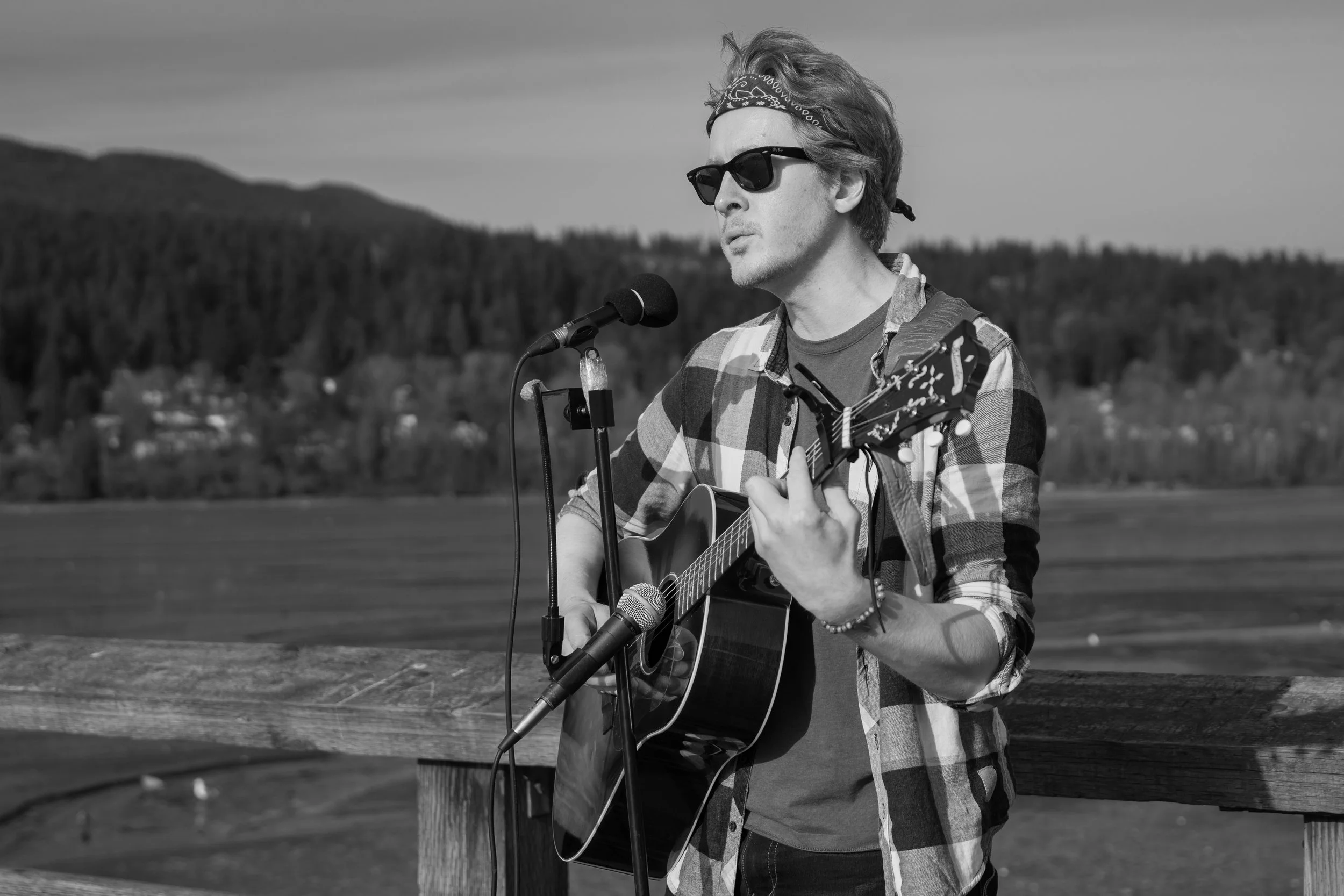 Live music performance and musicians photography by Peak Action in British Columbia.
