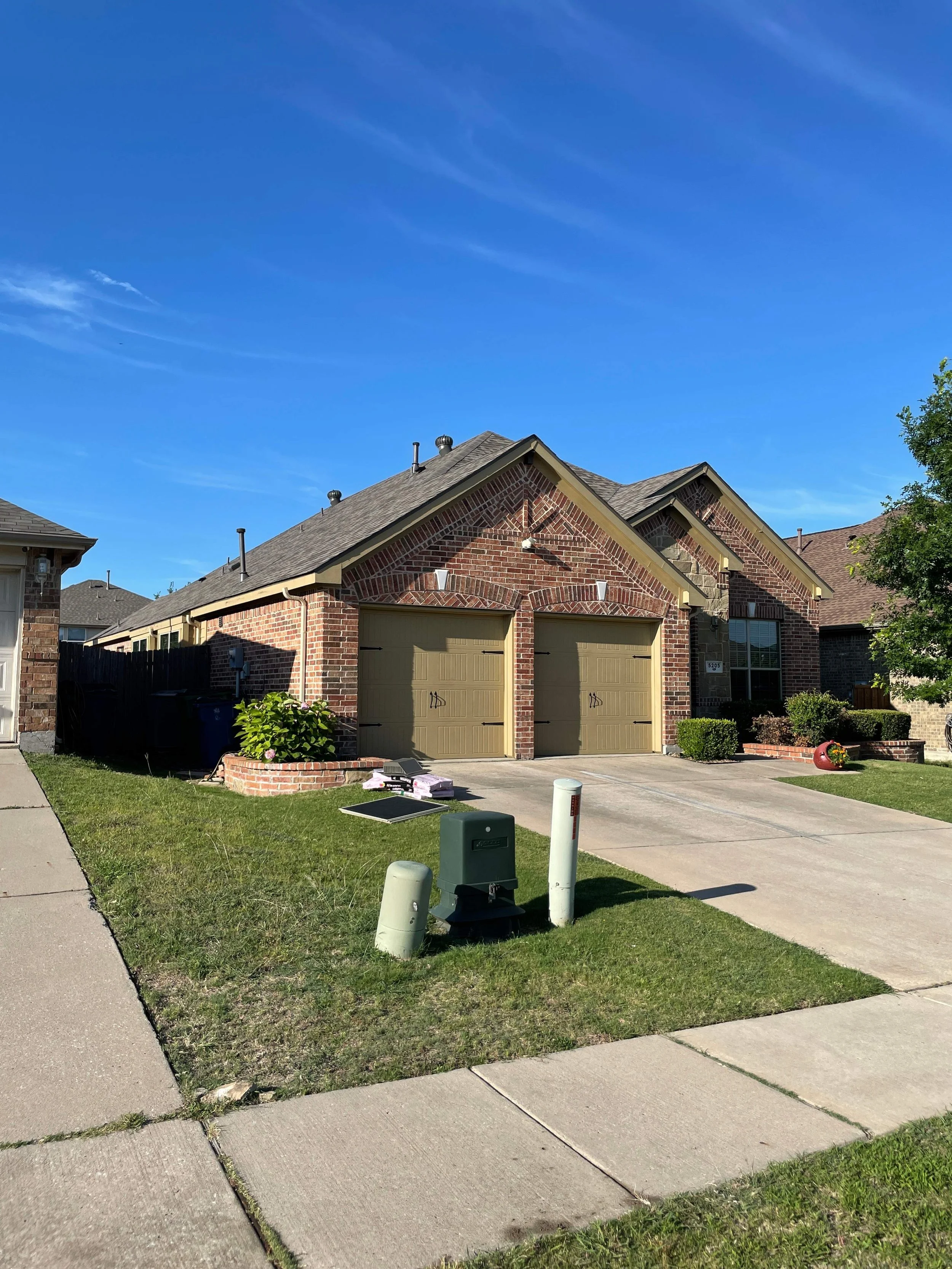 Residential Roofing Installation using Owens Corning Supreme