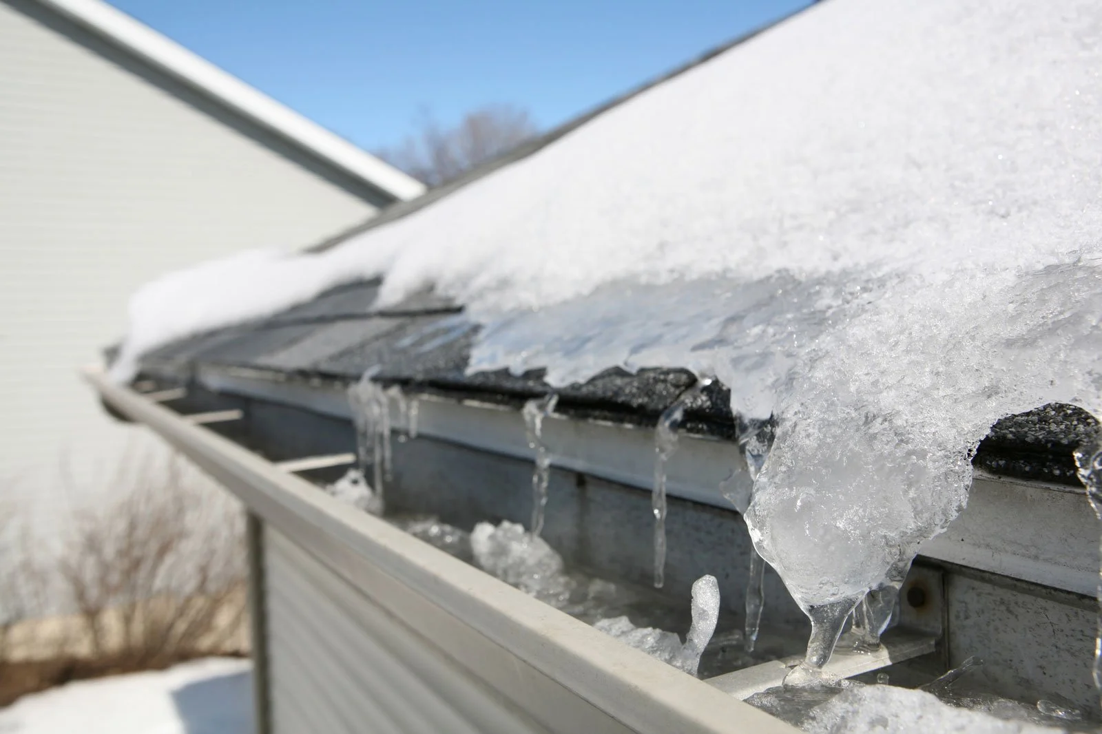 7 Winter Roof Maintenance Tips