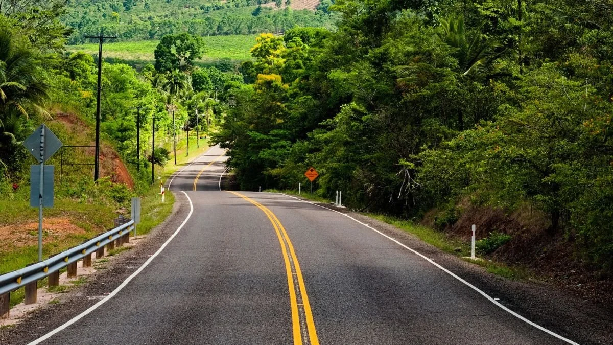 hummingbird-highway-belize.jpg