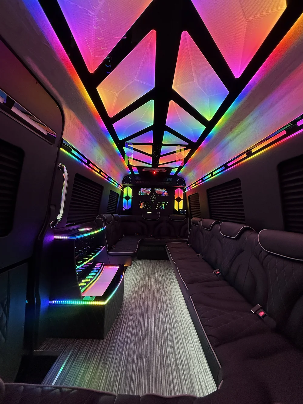 Custom Luxury Limousines & Sprinter Vans | Limoland