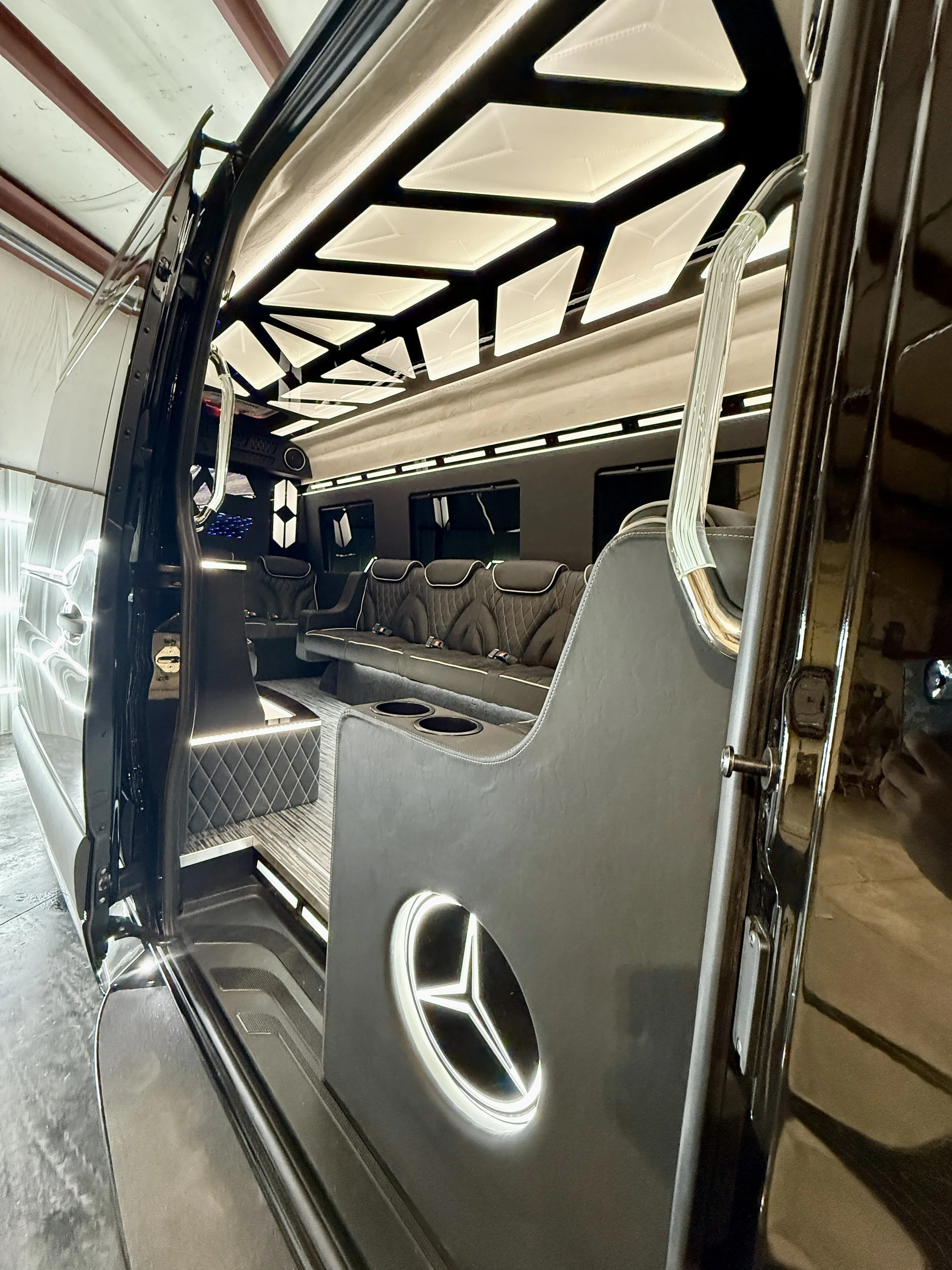 limosine style mercedes sprinter 3.JPEG