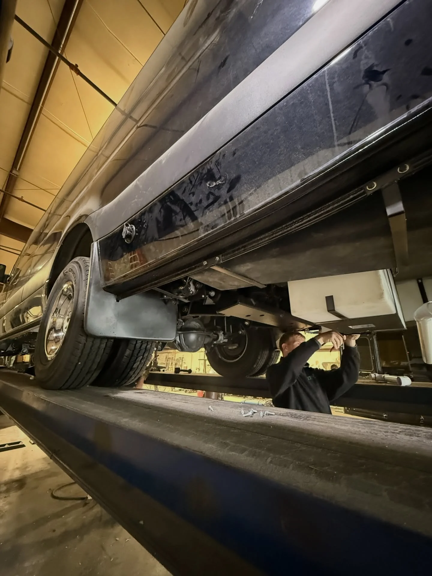 Air ride going in + tanks mounted underneath = smoother drive, better control, and a build that actually feels premium every mile.

This is the difference between just a van&hellip; and something your passengers talk about after the trip.

If you&rsq