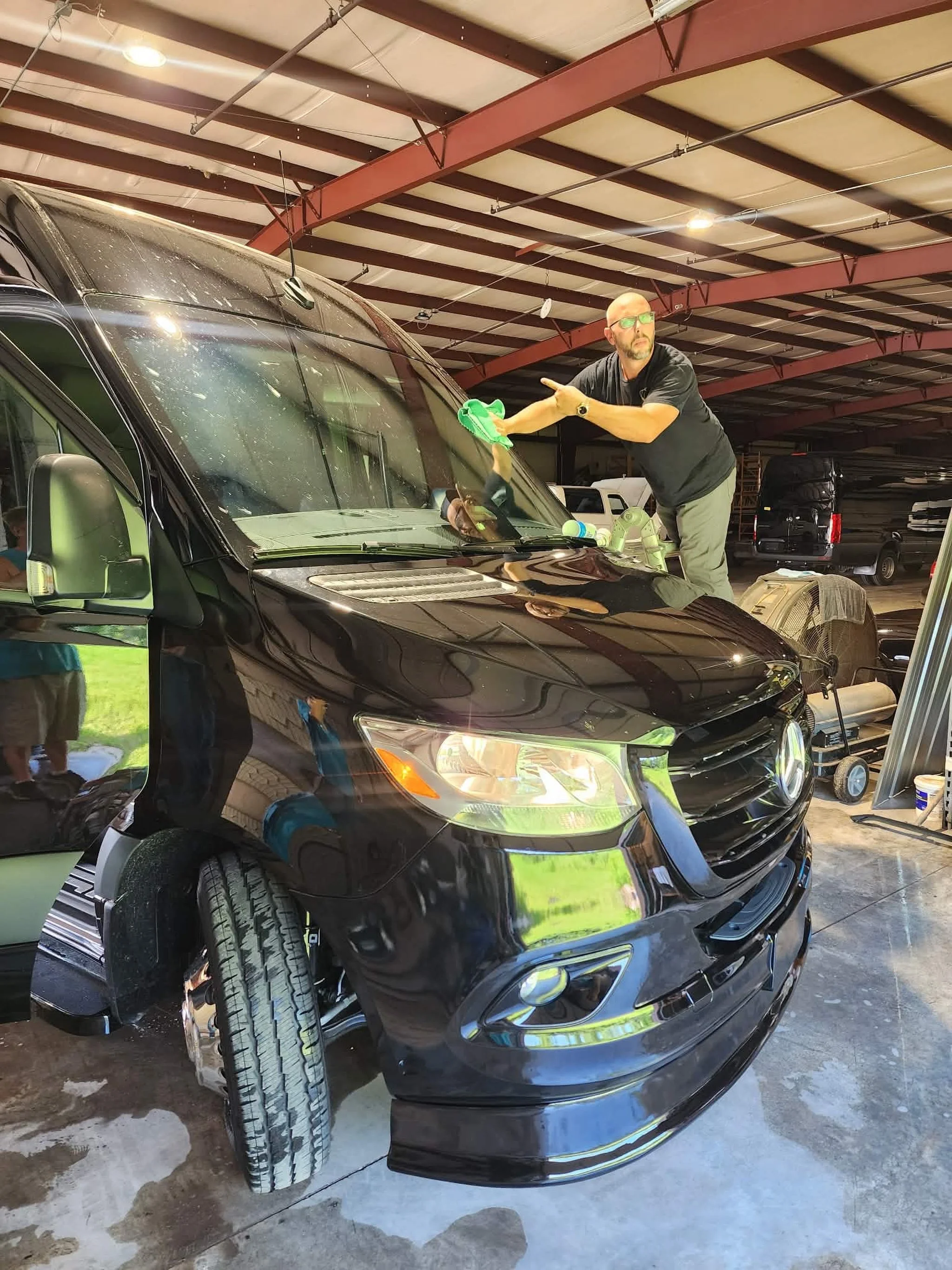 🤦&zwj;♂️&ldquo;We don&rsquo;t have time for pictures&hellip; get back to work!&rdquo;

#AllHandsOnDeck
#SprinterLife
#CustomVanBuilder
#ShopLife
#customsprinter