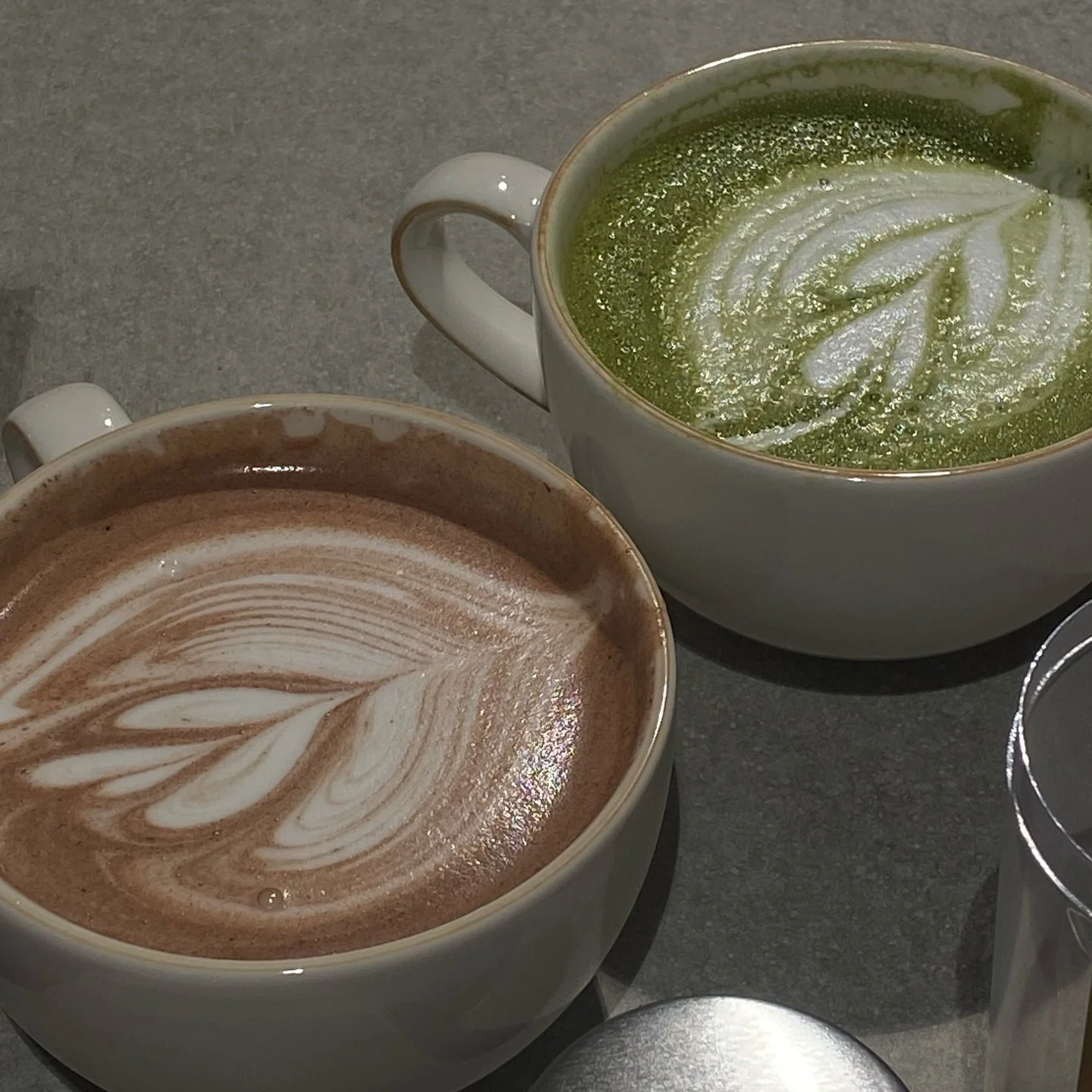 Folkens! N&aring; er det ikke lenge til vi &aring;pner, og vi tester ut alle drinker, espresso, te og desserter for harde livet, vasker og gj&oslash;r alt klart for den store dagen! Gleder oss til &aring; se Forum glede dere☺️

22. januar 11:00-17:00