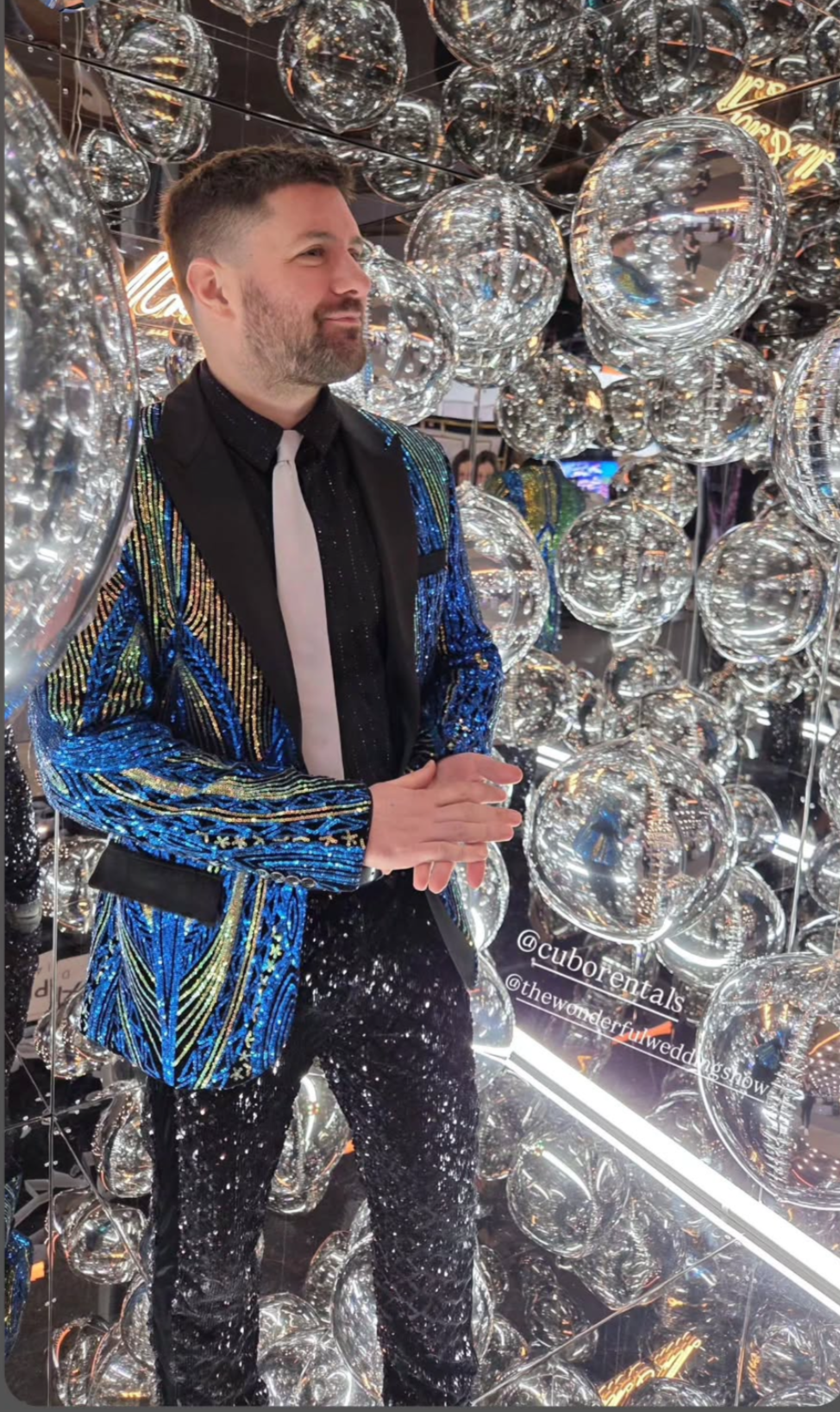 Mirror Photo Booth Winnipeg Manitoba Shiny