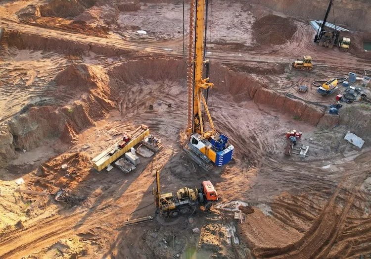 Foundation drilling equipment