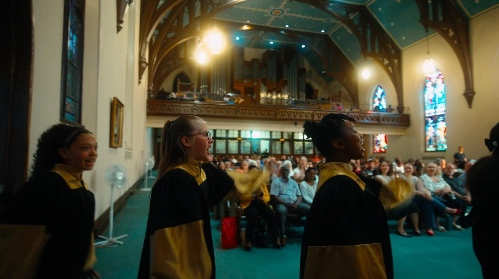 choir marching in.jpeg