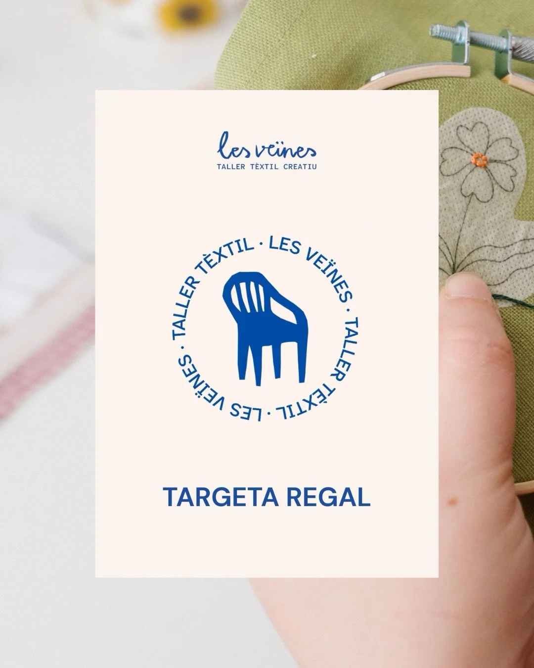 Si saps una mica de costura o de brodar, segurament &eacute;s gr&agrave;cies a la teva mare, &agrave;via, tieta&hellip; El t&egrave;xtil forma part de la hist&ograve;ria de moltes dones de les nostres fam&iacute;lies 💙🔗 

Per aix&ograve;, el Dia de