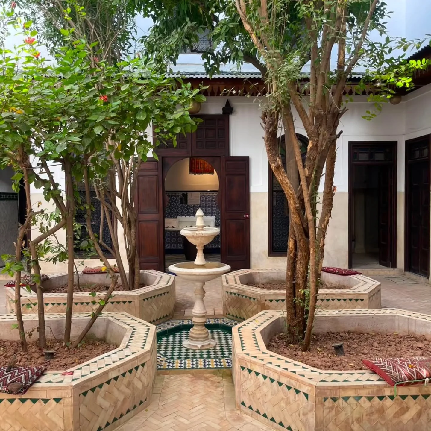 Explore the Private Collection of Bert Flint and immerse yourself in a world of extraordinary art, remarkable craftsmanship, and inspiring stories.
#traveltomorocc #exhibitiongallery #BertFlint #exploremarrakech