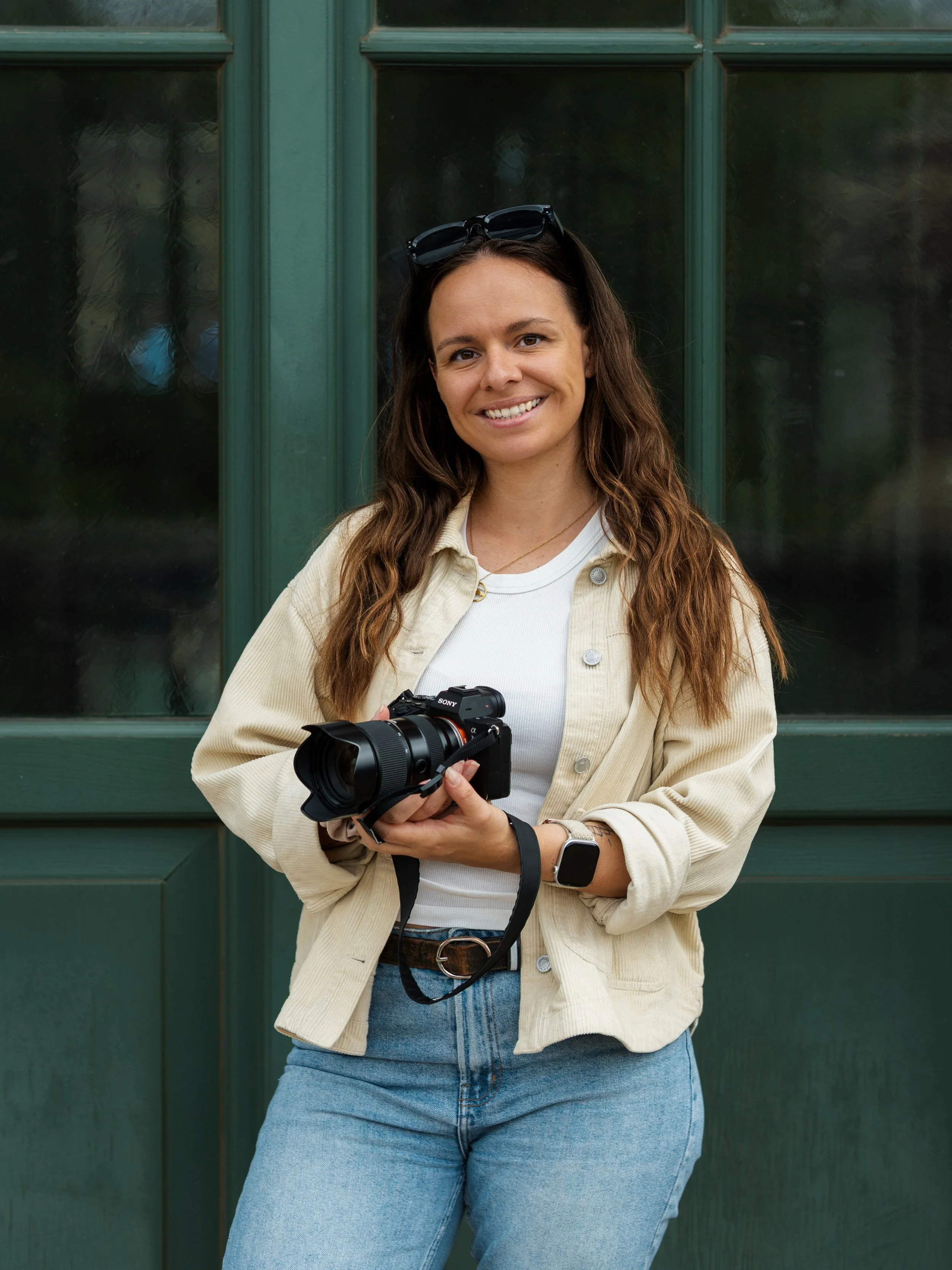 Zeit mich mal vorzustellen. Mein Name ist Katharina (Kathi) und ich bin urspr&uuml;nglich aus Bayern, lebe aber seit ein paar Jahren in &Ouml;sterreich. 🫶
Die Fotografie begleitet mich schon seit ich klein bin und meine Kreativit&auml;t dort auszule