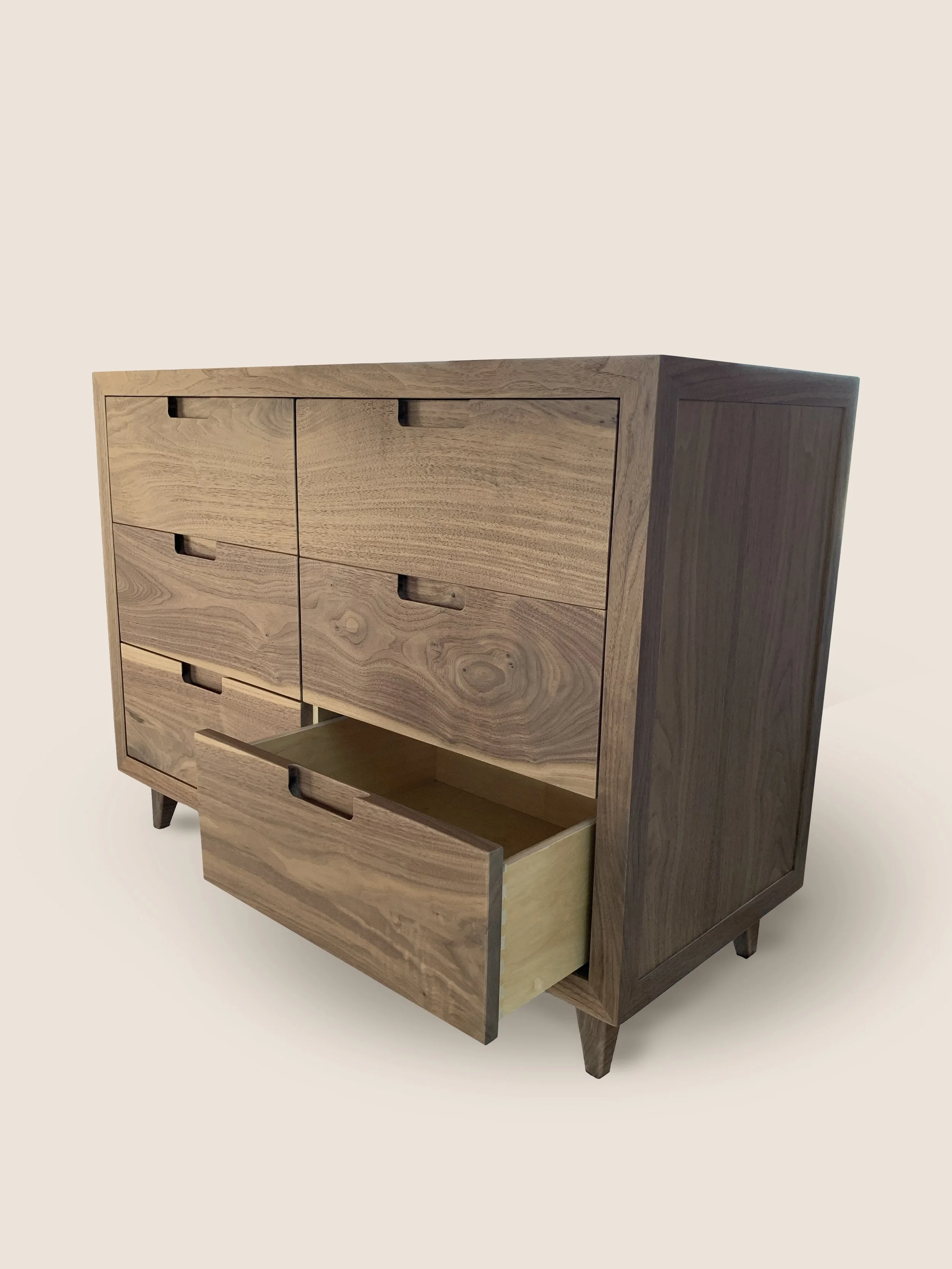 CHEST_OF_DRAWERS_2.jpg