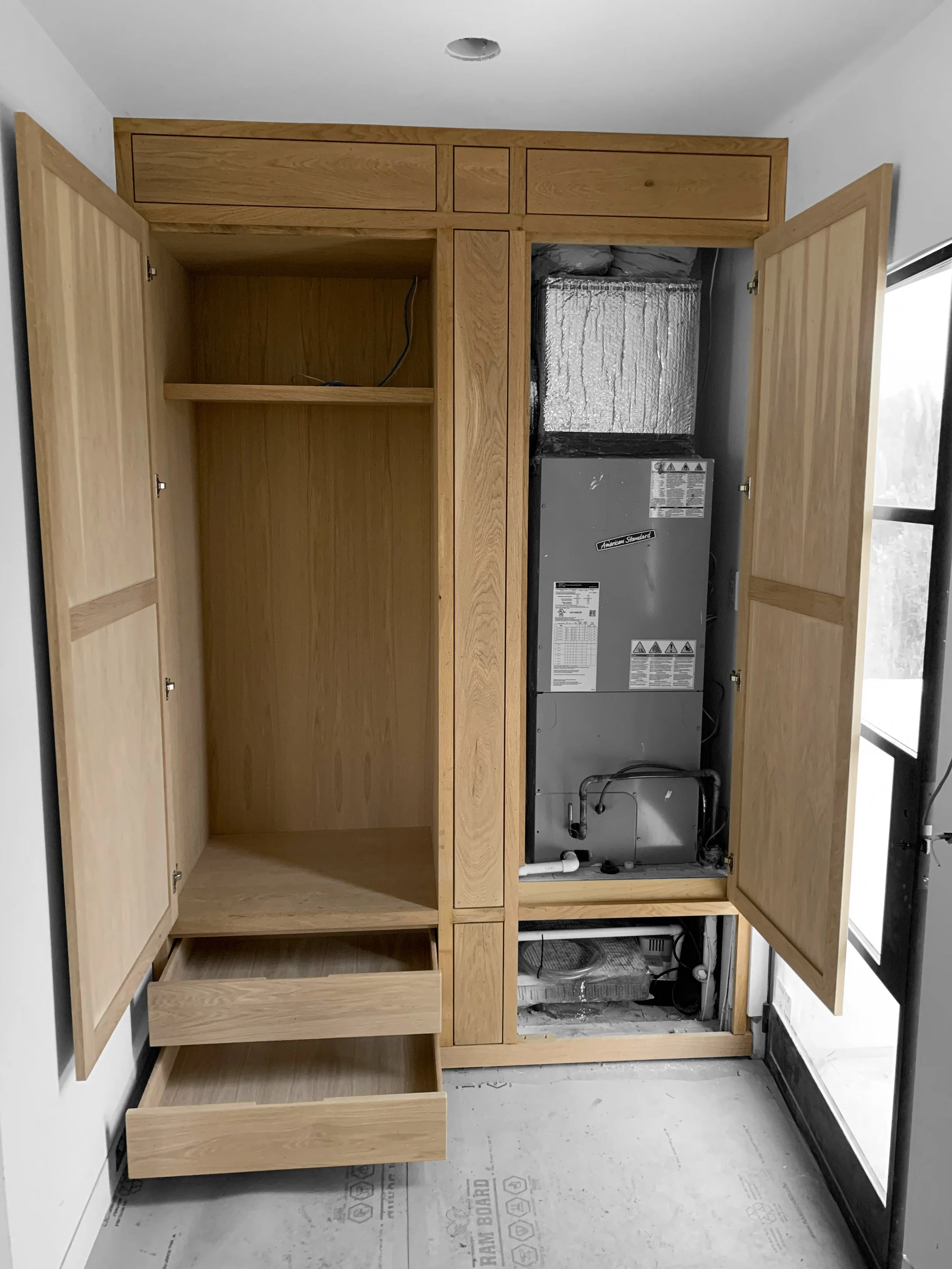 Agencement sur mesure pour rangement divers - Intérieur.