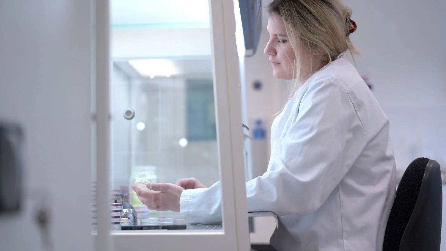 Dr Kate Ledwoch, senior microbiologist at Biotal Marine, conducting bacterial strain research in our in-house laboratory