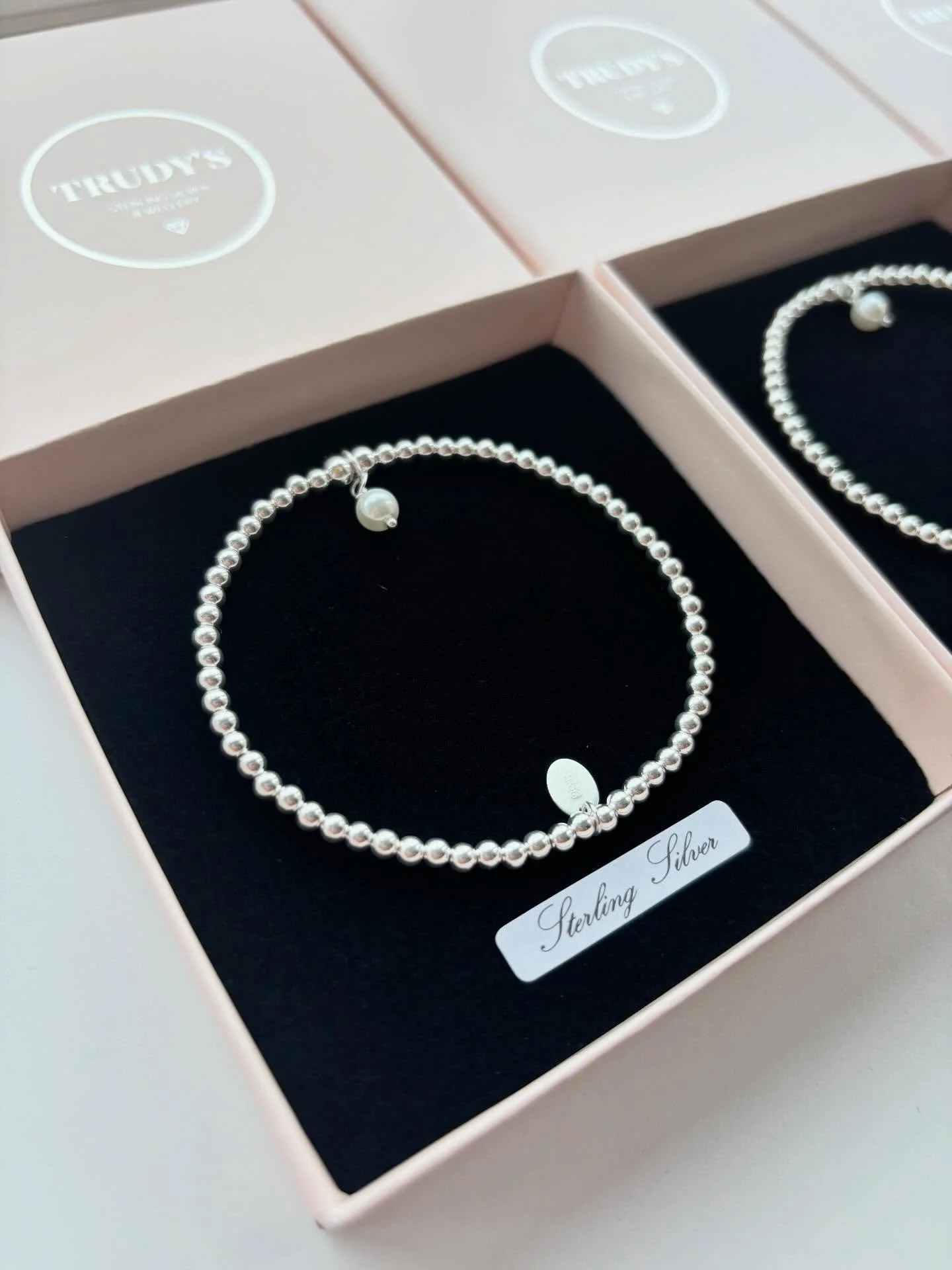 Custom made bridesmaid gifts from last summer 🤍
Designed to be worn long after the wedding day ✨
Thank you to the beautiful bride @willowoccasions for trusting my work &mdash; it truly means the world 👰🏼&zwj;♀️

&bull;
&bull;
&bull;

#weddingjewel