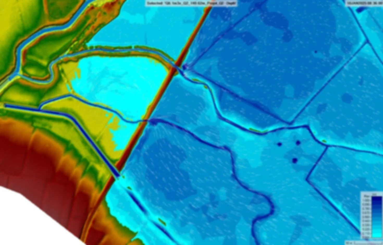 Carte topographique colorée représentant des eaux et des terrains avec diverses élévations et réseaux de drainage.