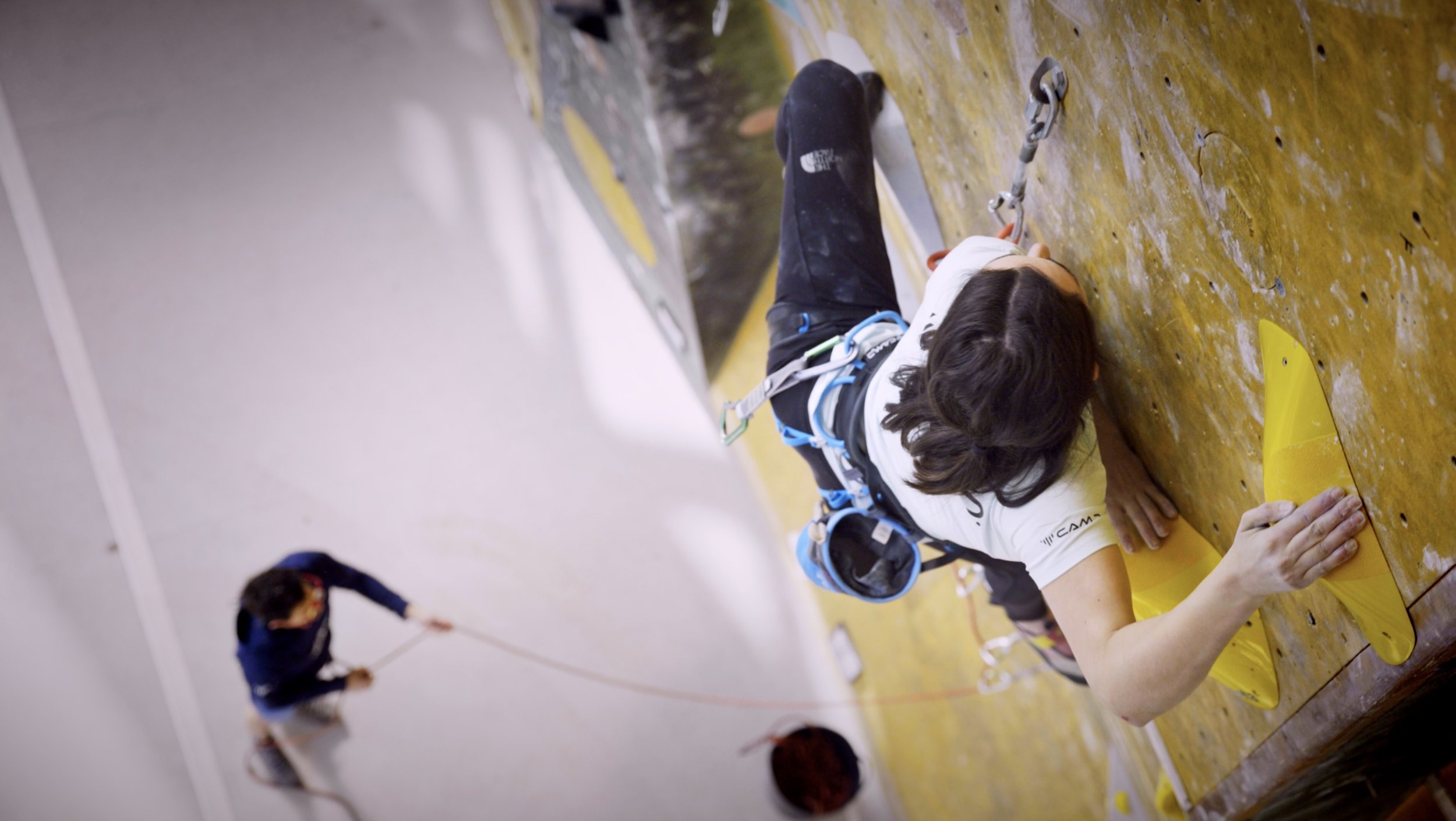 Tournage ouverture voies escalade haut niveau français, production vidéo pour Camp