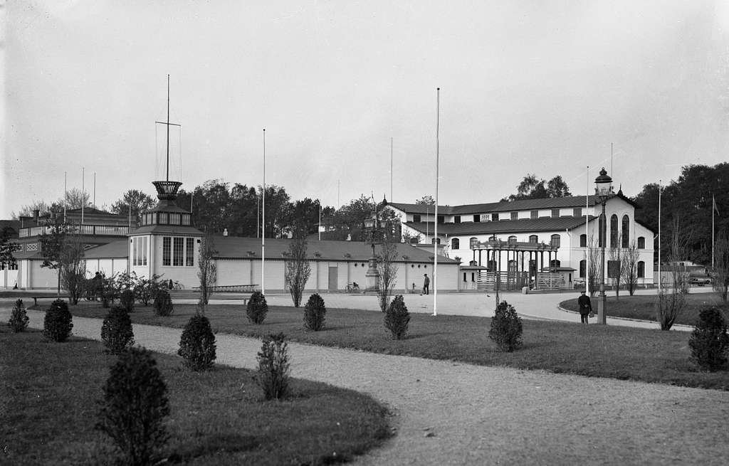 Bild från utställningen år 1927 arrangerad av Karlstad fabriks- och Hantverksförening
