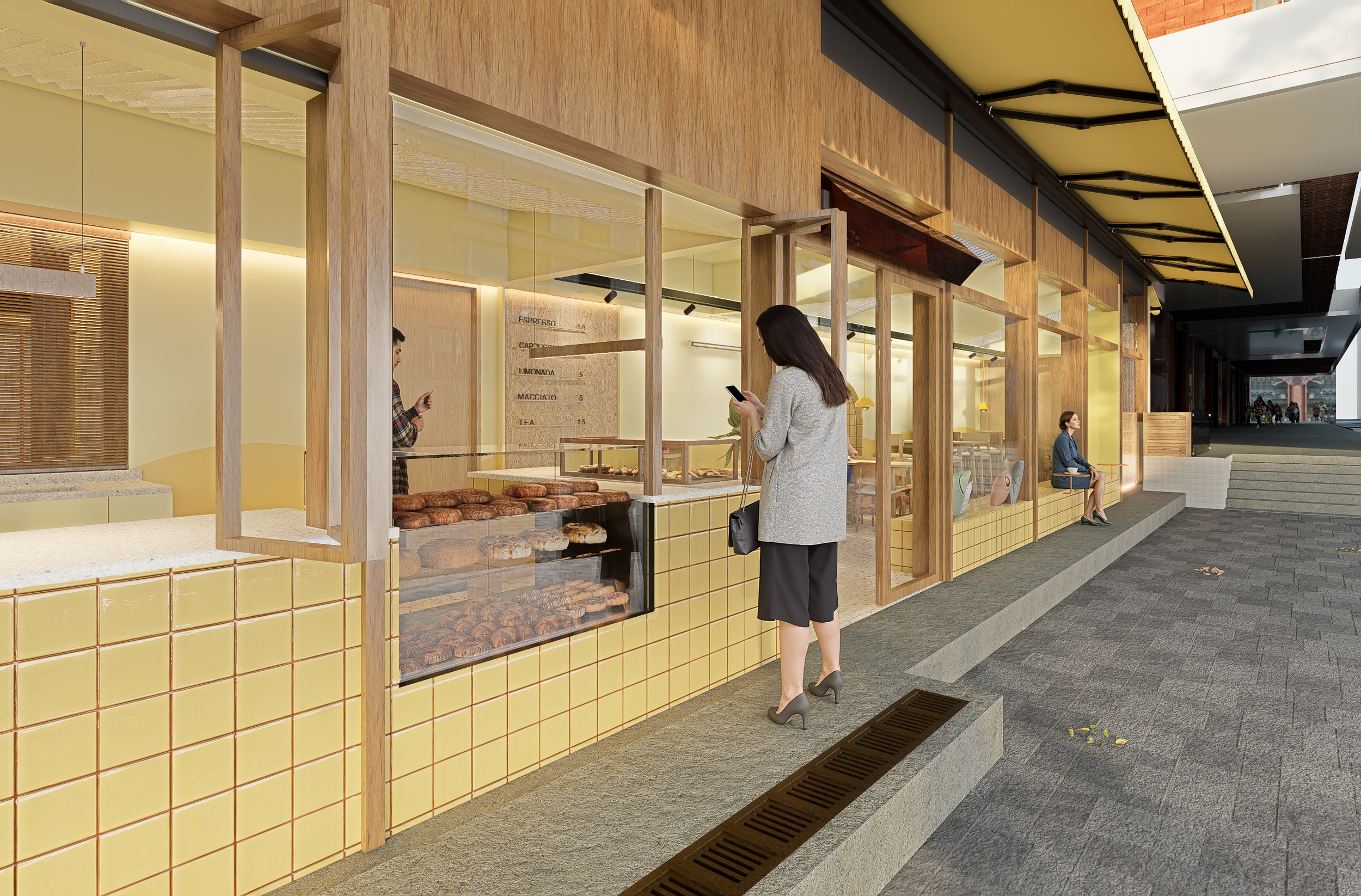 Een modern café met een gevel van geel geglaagde tegels en houten raamkozijnen. Een vrouw draagt een grijze jurk en hoge hakken terwijl ze de menukaart bekijkt. Binnen zitten mensen aan tafels, buiten is een overkapping met mensen op de achtergrond.