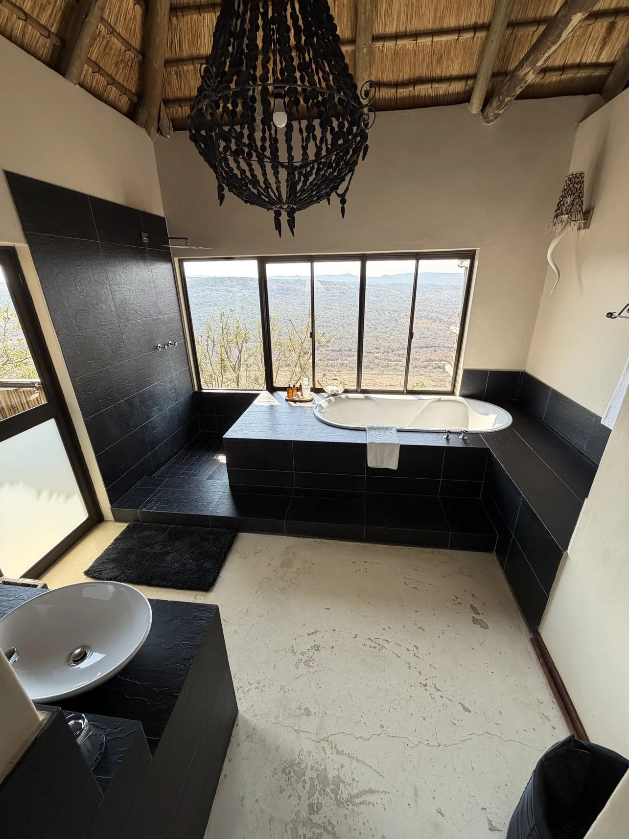Umzolozolo Luxury Suite 5 - Ritson Safaris.jpg