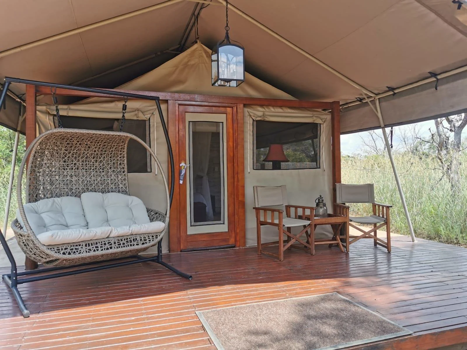 safari_plains_-_safari_tent_exterior.jpg