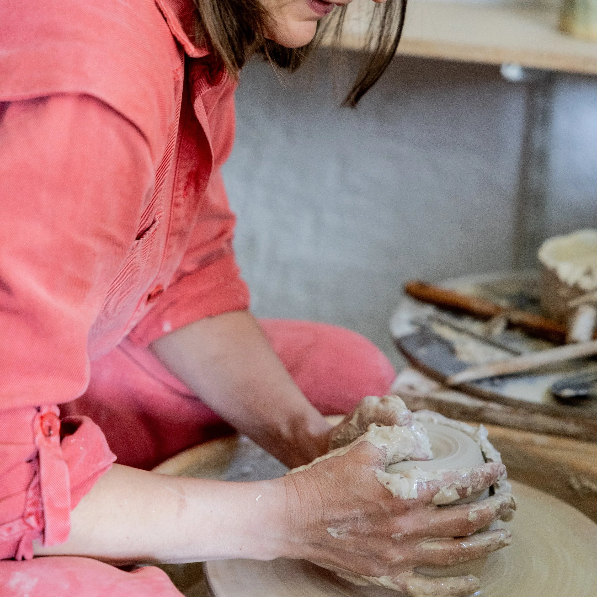 Watch this piece evolve to its final shape.
Would you like to experience this transformation journey from close?

#atelierchus 
#craftsmanship 
#swissmade 
#potterylove 
#wheelthrown