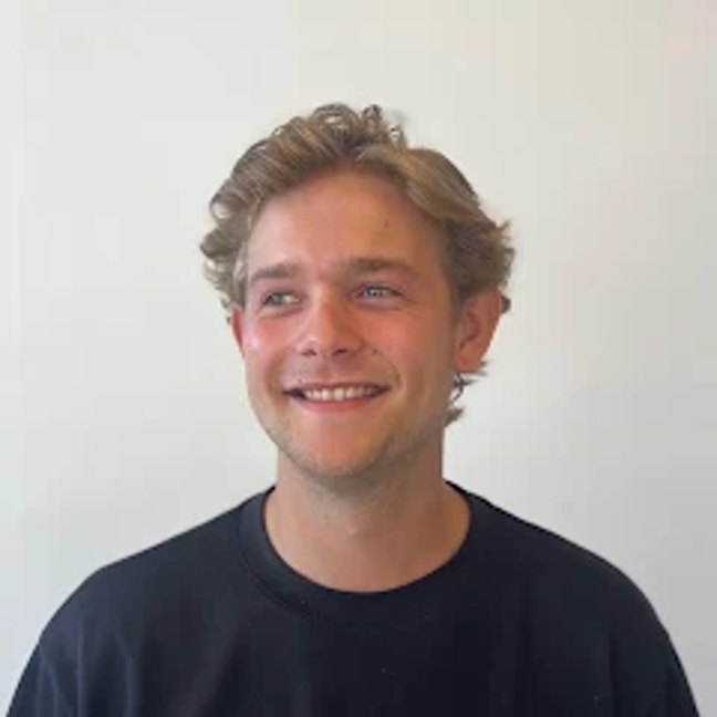Portrait of Thijs Rietbergen, the founders associate of SATA Medical