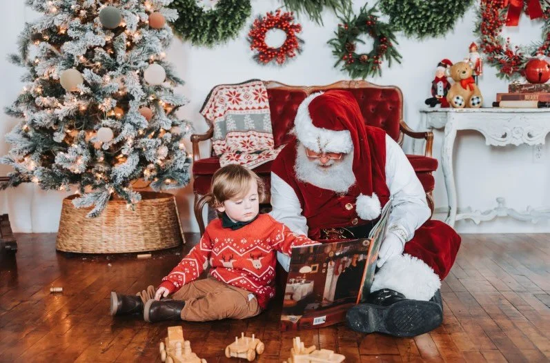 From my family to yours &mdash; Merry Christmas 🤍
Thank you for trusting me with your memories, your traditions, and your little moments this year.

Every smile, every hug with Santa, every giggle in front of my camera made 2025 truly magical.
I&rsq