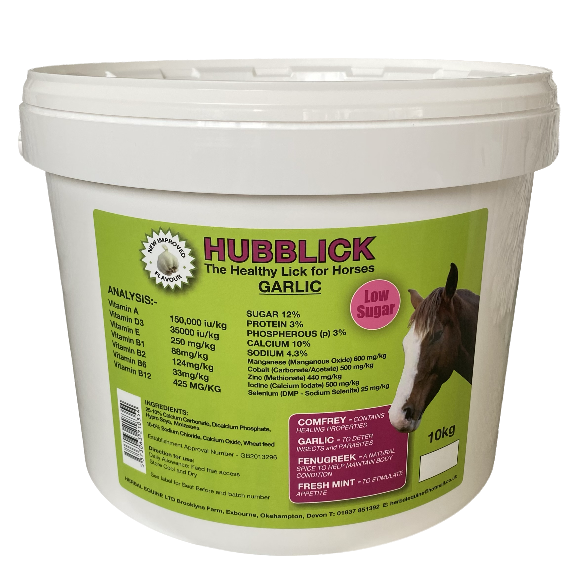 A white bucket of Hubblek herbal supplement for horses with a green label featuring a horse image and product information, including ingredients, benefits, and nutritional analysis.