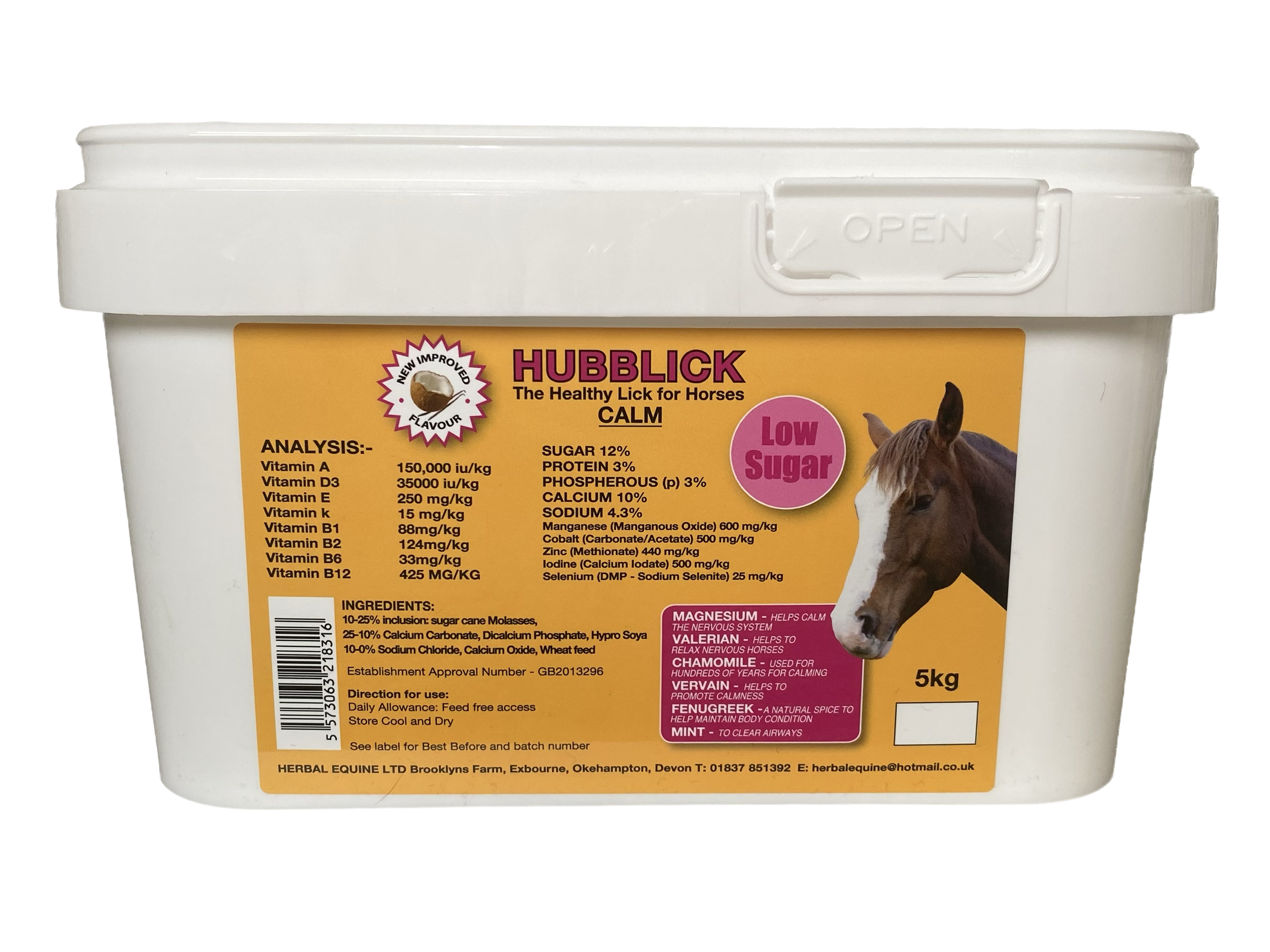 5kg white plastic container of Hubblek horse supplement with a label showing analysis, ingredients, and benefits for calming and hoof health, featuring a horse head image.