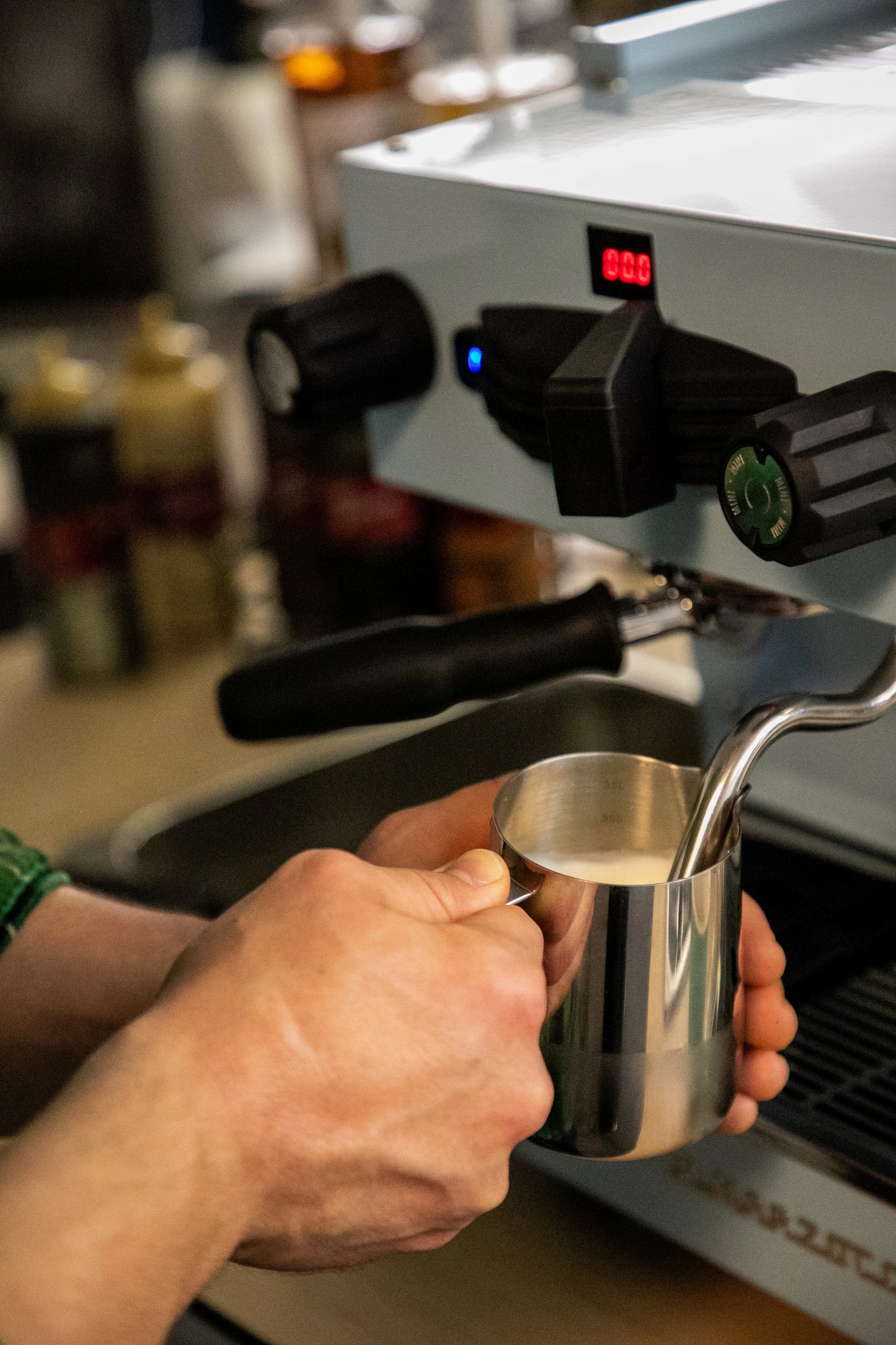 How Many Guests Can a Mobile Espresso Cart Serve?