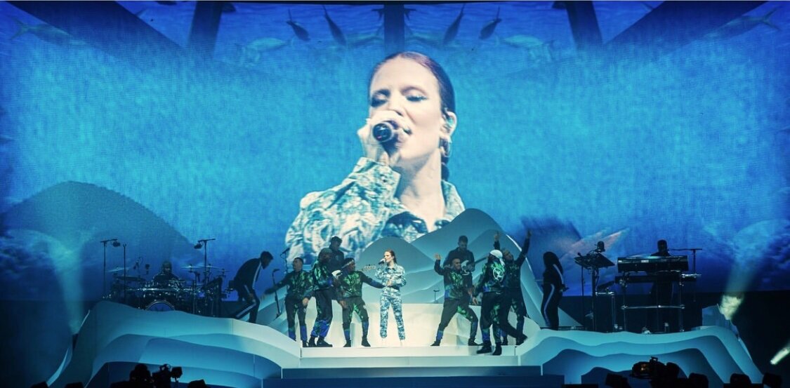 Jess Glynne Makeup Artist UK &amp; IR Arena Tour