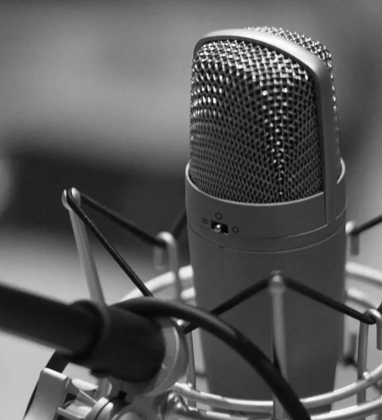 Zoom sur un microphone - Photo en noir et blanc