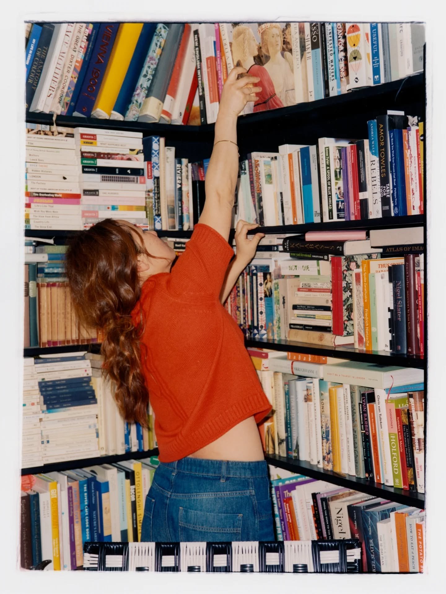 It was such a joy to create these images for @meandem sub stack article featuring the incredibly inspiring @carolynasome 

Shot on 120 film

Darkroom printed @rapideye.darkroom