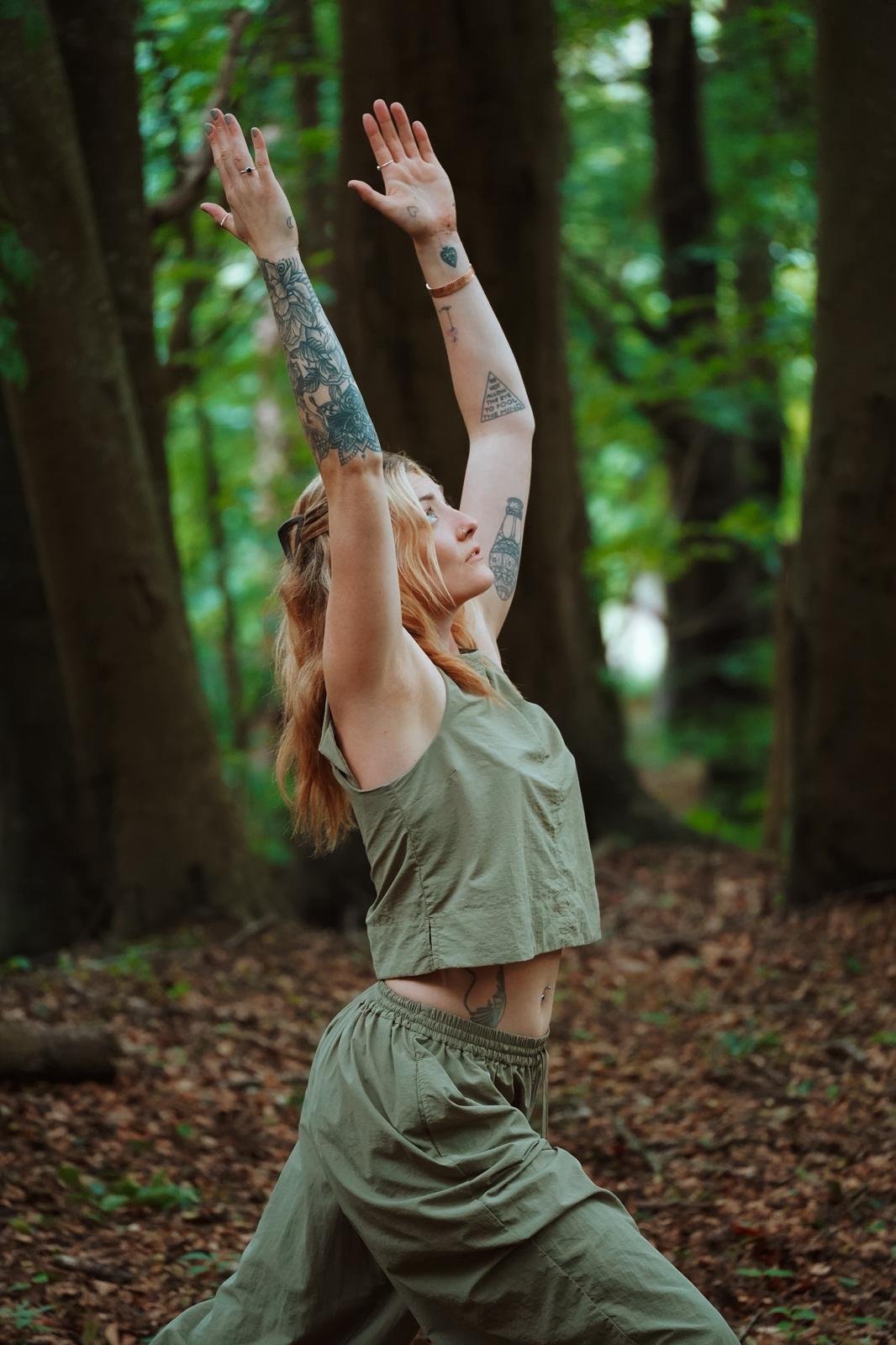 Bee's Yoga teaching is rooted in the Hatha tradition with a slower, restorative and regenerative approach. Her studies in mindfulness, meditation and conscious breathwork inform her teaching.