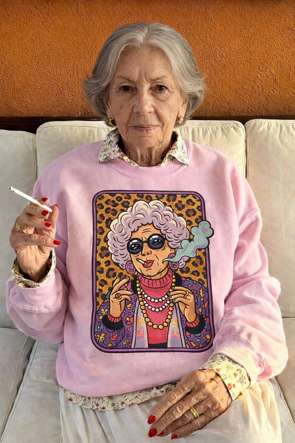 Felpa Zyetta con illustrazione iconica, capo statement della collezione Pink Lady Bottega Contemporanea