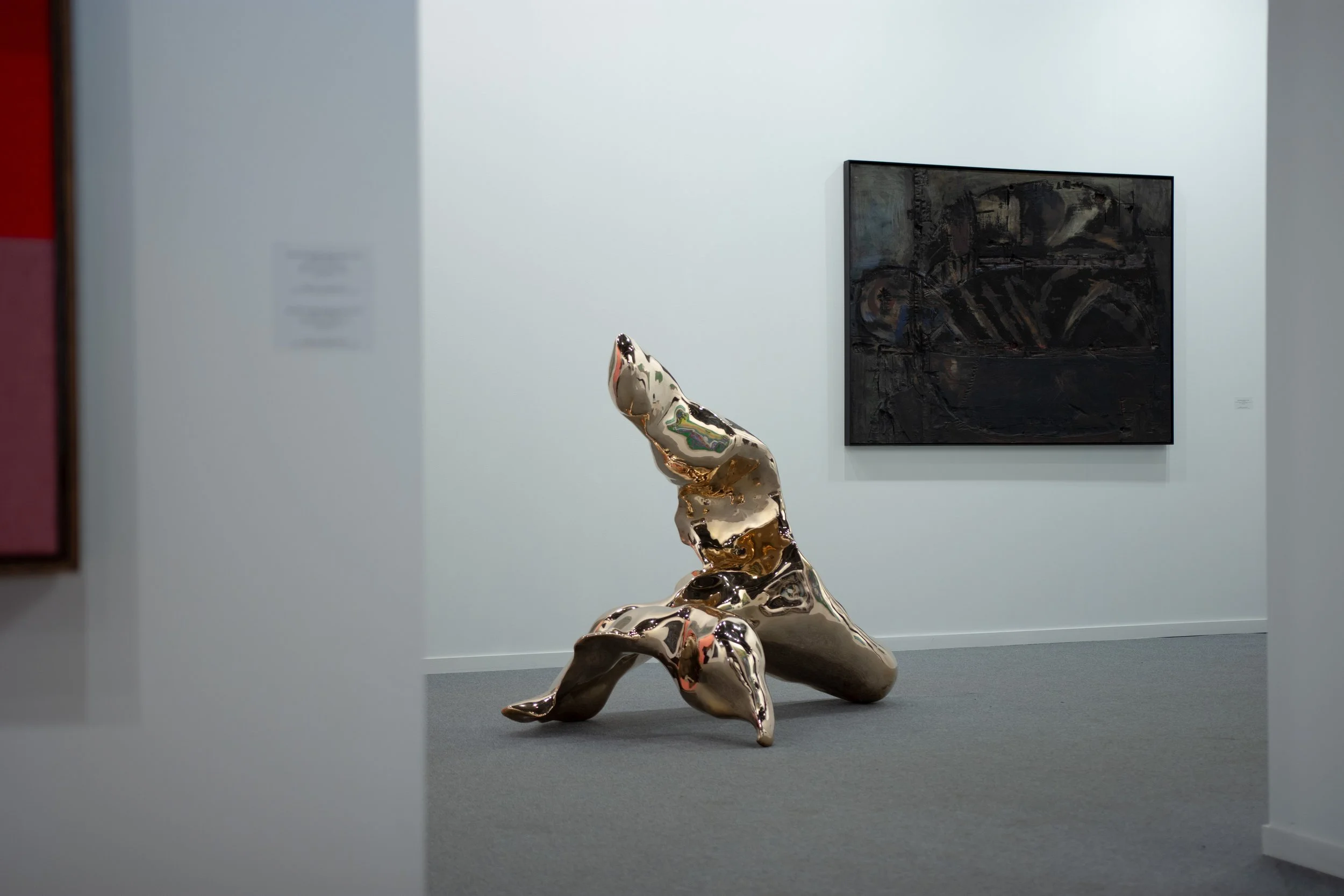 ARCO is one of Europe’s leading contemporary art fairs, held annually in Madrid and bringing together galleries, artists, and collectors from around the world. 

I was commissioned to photograph selected works presented at the fair and to conduct int