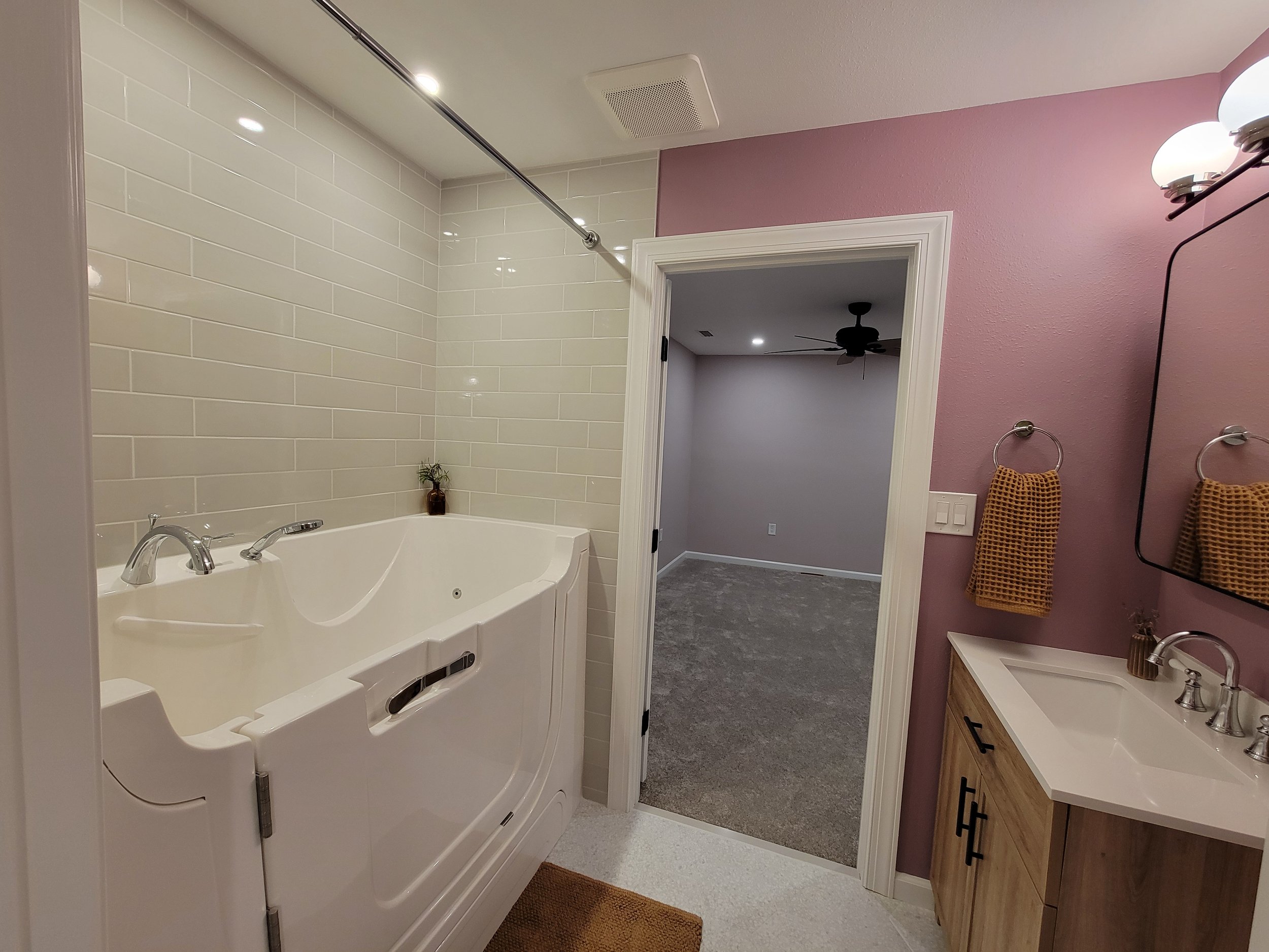 Mesecher Jack-and-Jill bathroom 