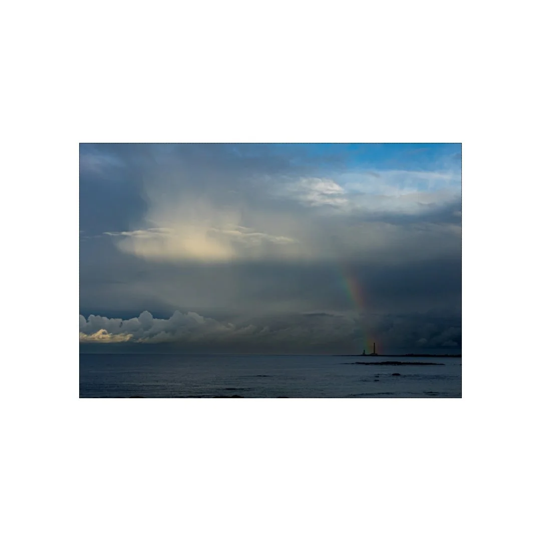 Arc-en-ciel sur le phare de Gatteville