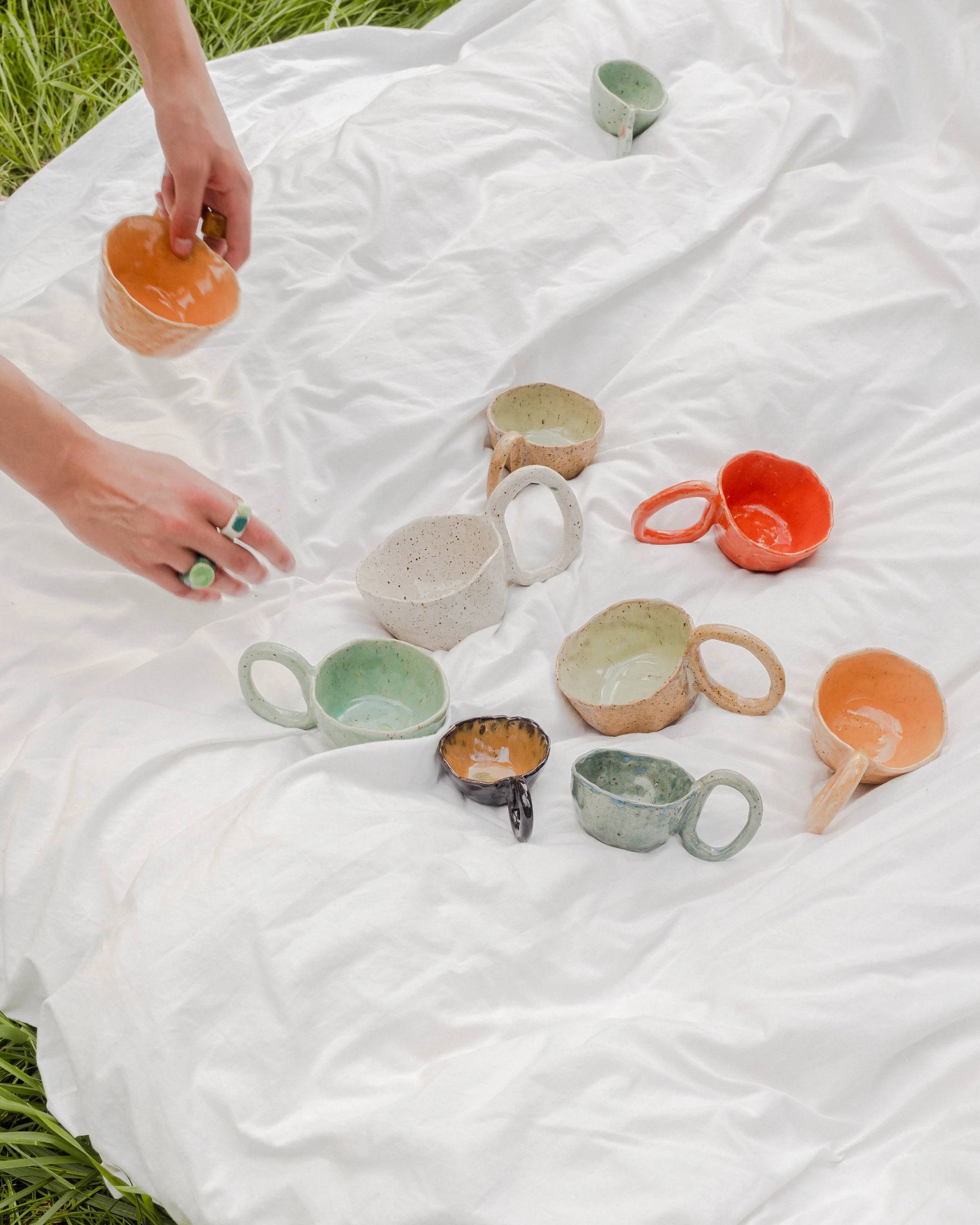 Colourful handmade ceramics. Den Haag The Hague. Keramiek. Workshops. Events. Groepsuitjes team outing.